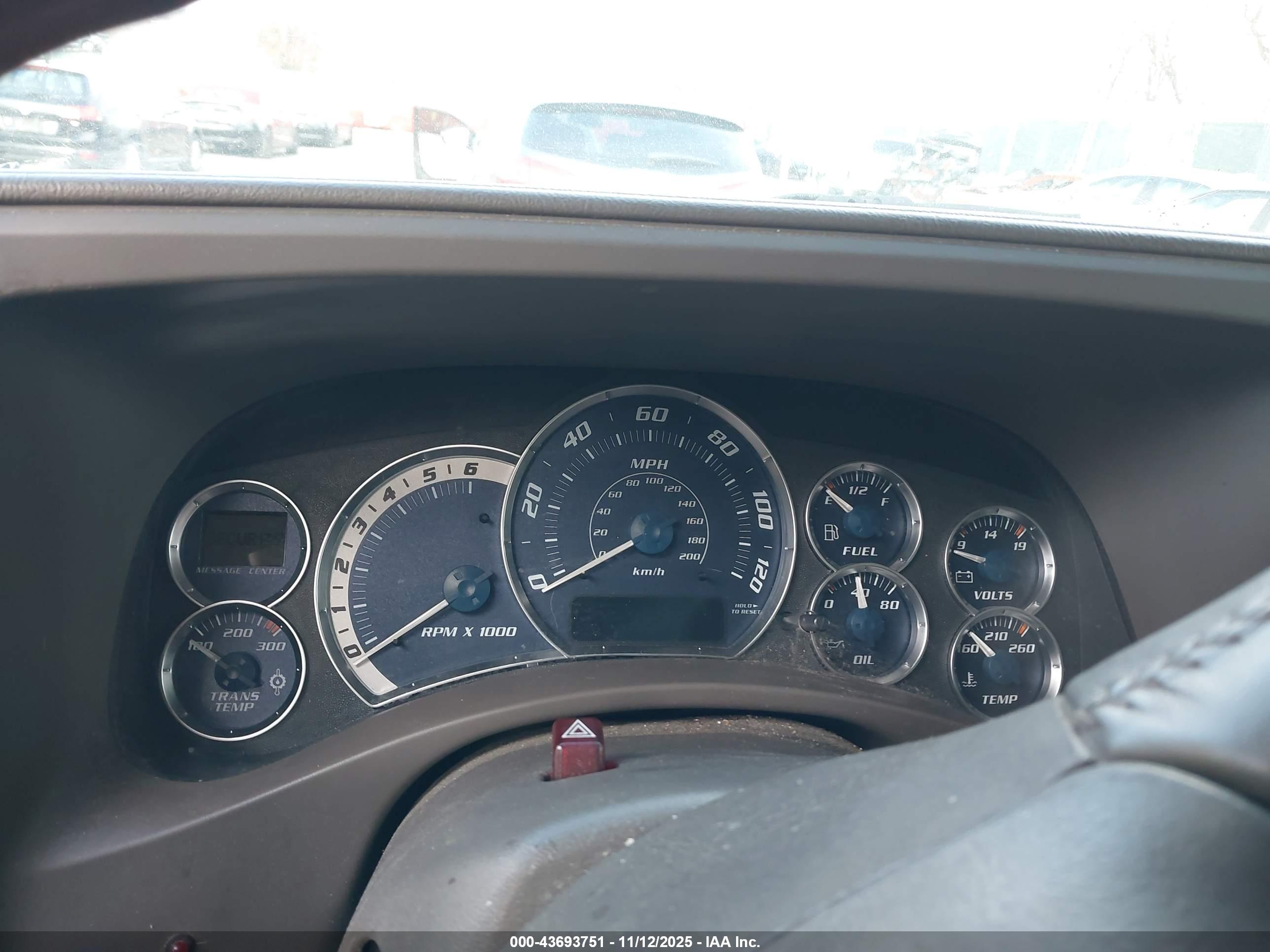 CADILLAC ESCALADE image 7