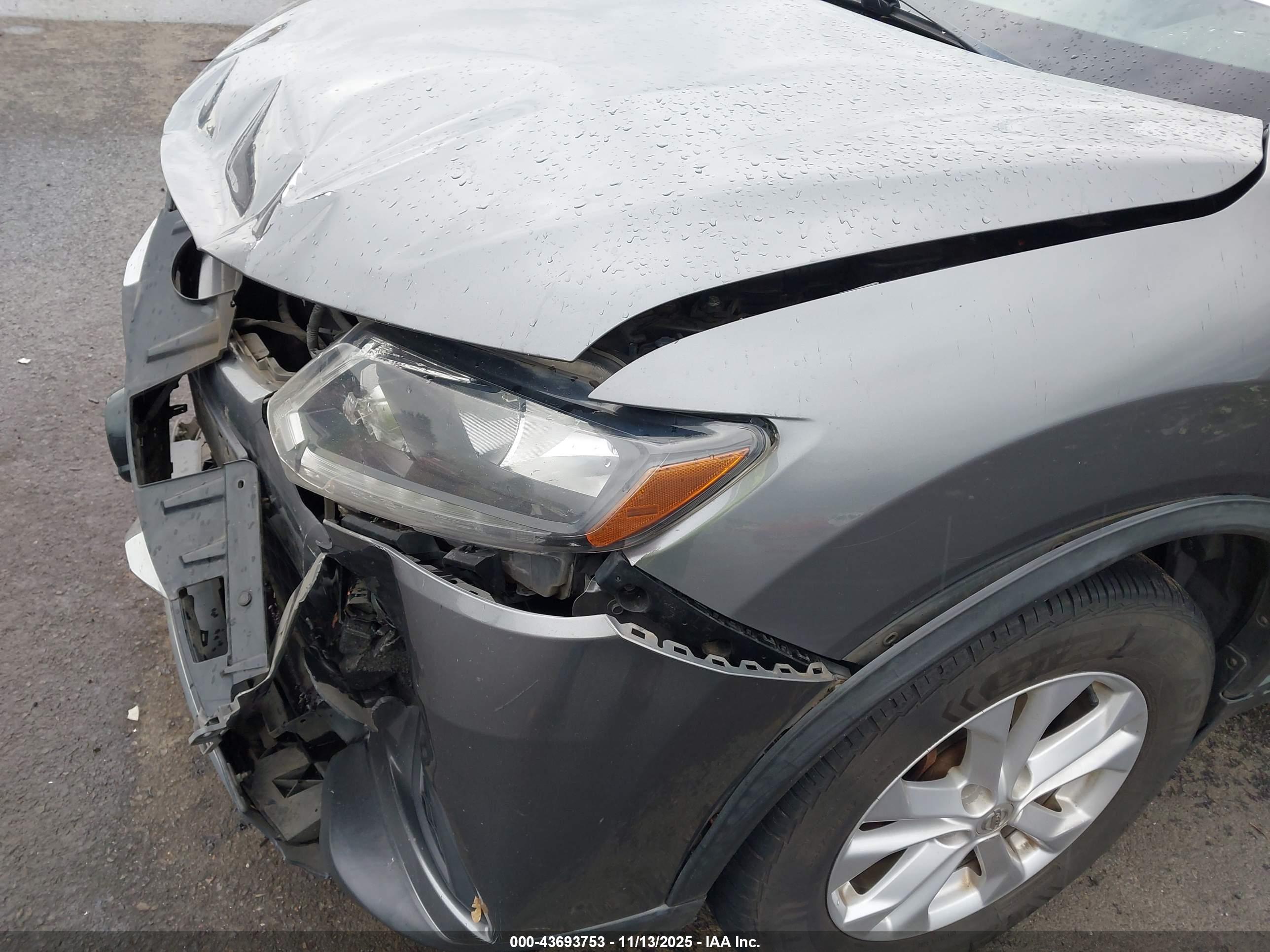 NISSAN ROGUE image 6