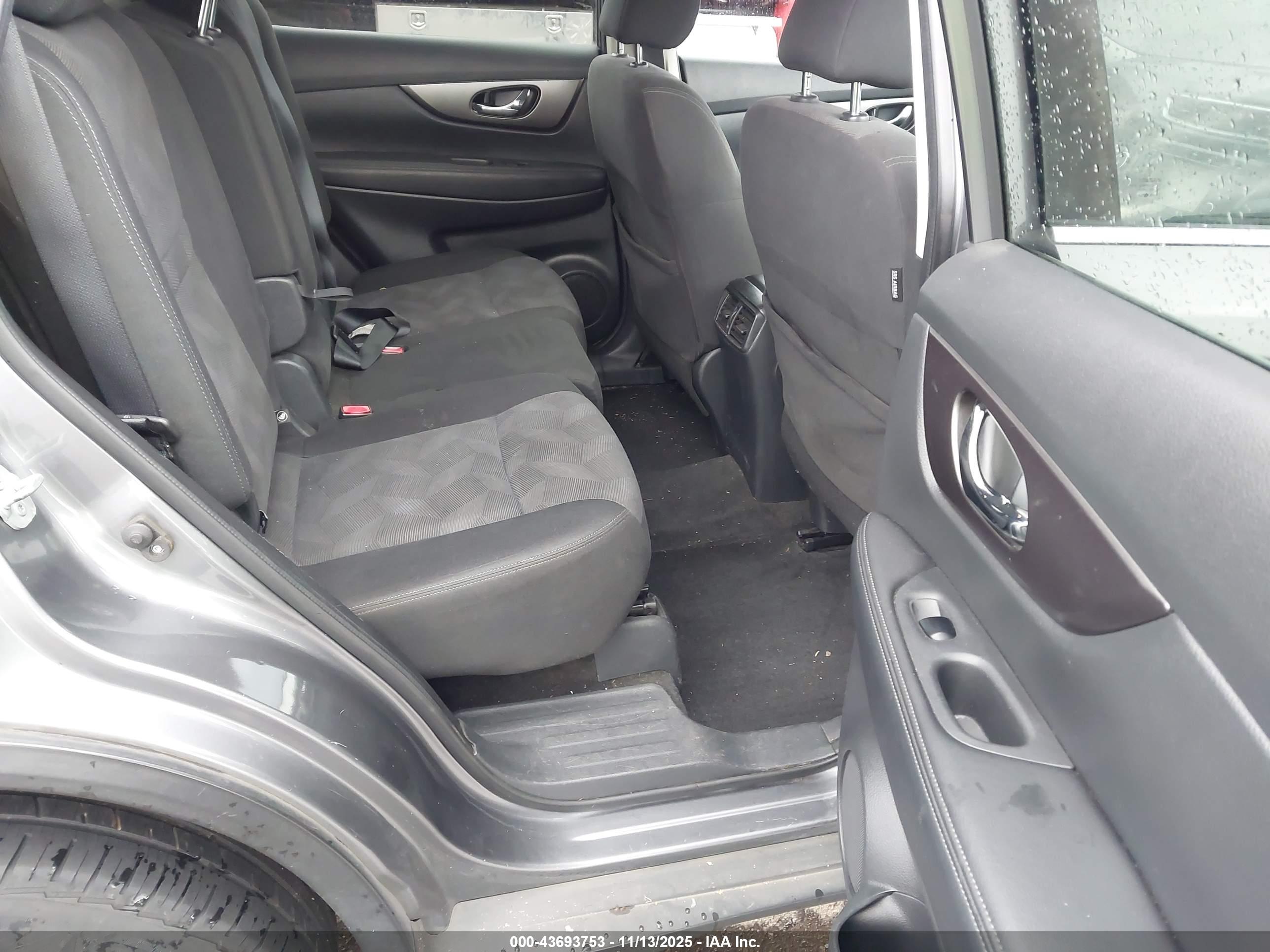 NISSAN ROGUE image 8
