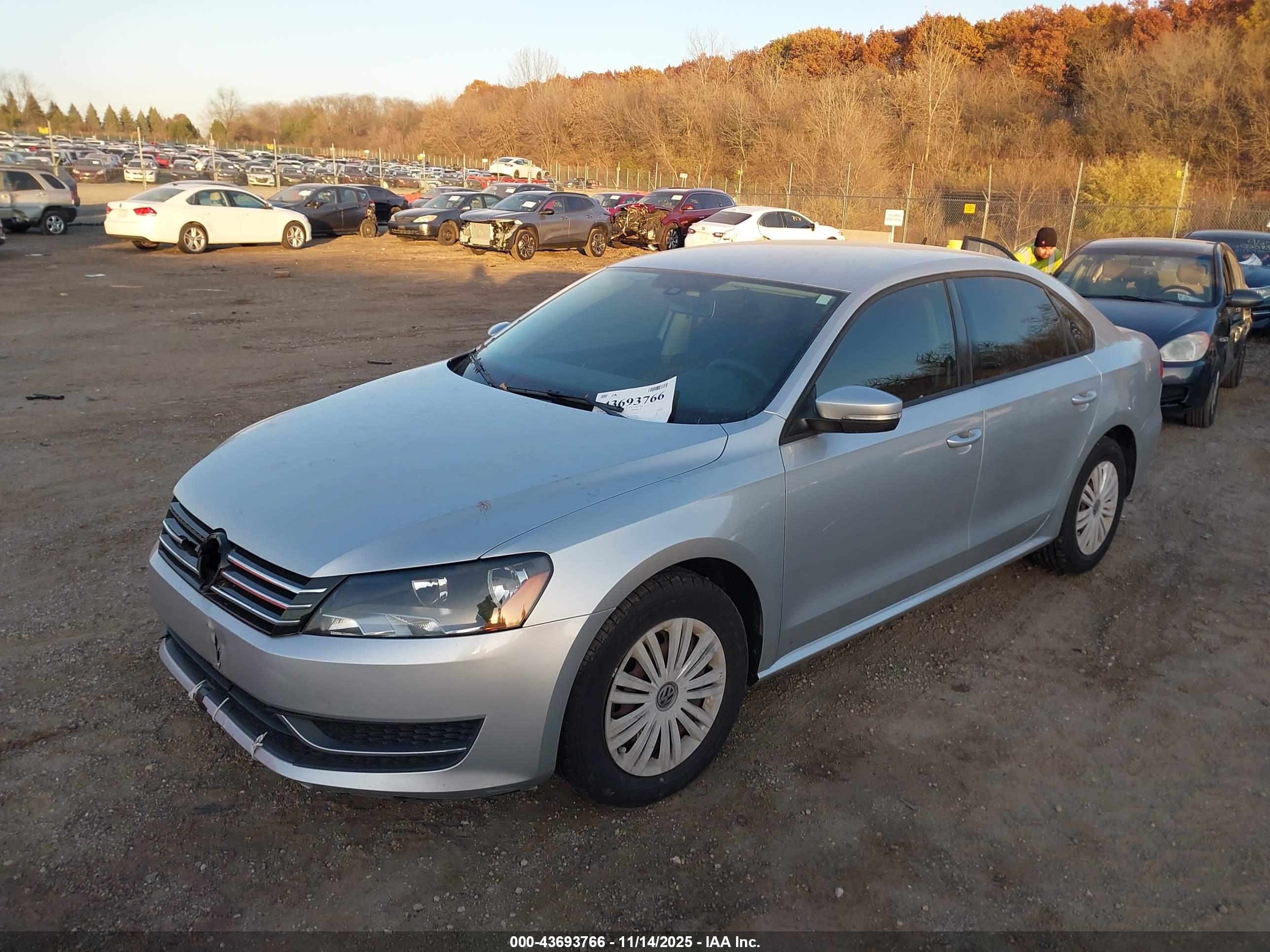 VOLKSWAGEN PASSAT image 2