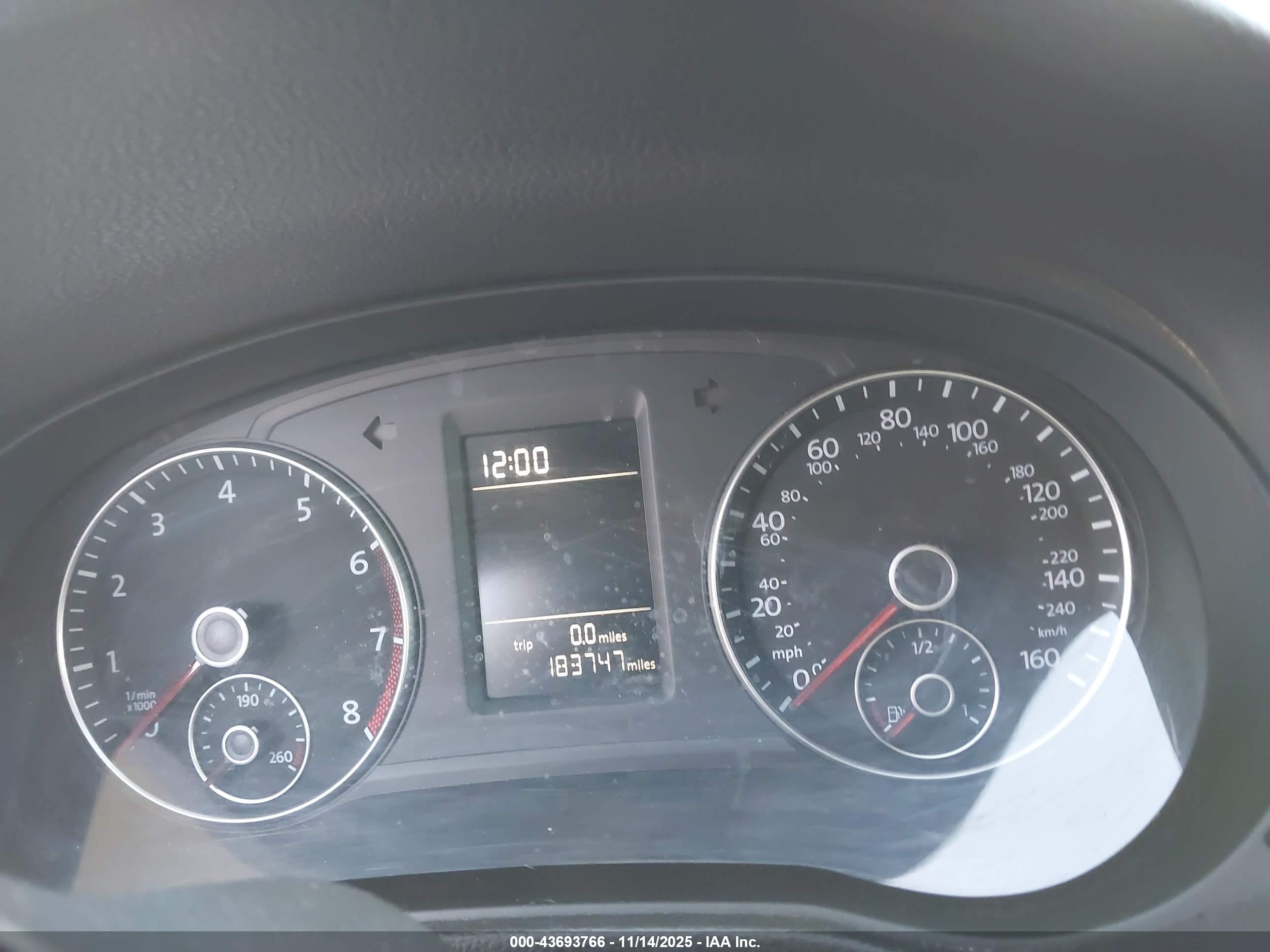 VOLKSWAGEN PASSAT image 7