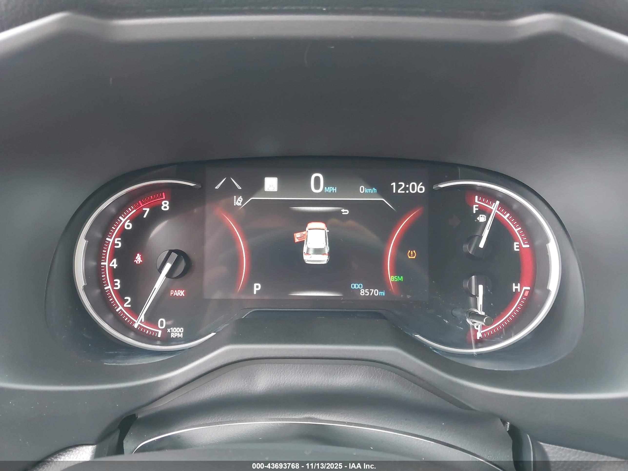 TOYOTA RAV4 image 7