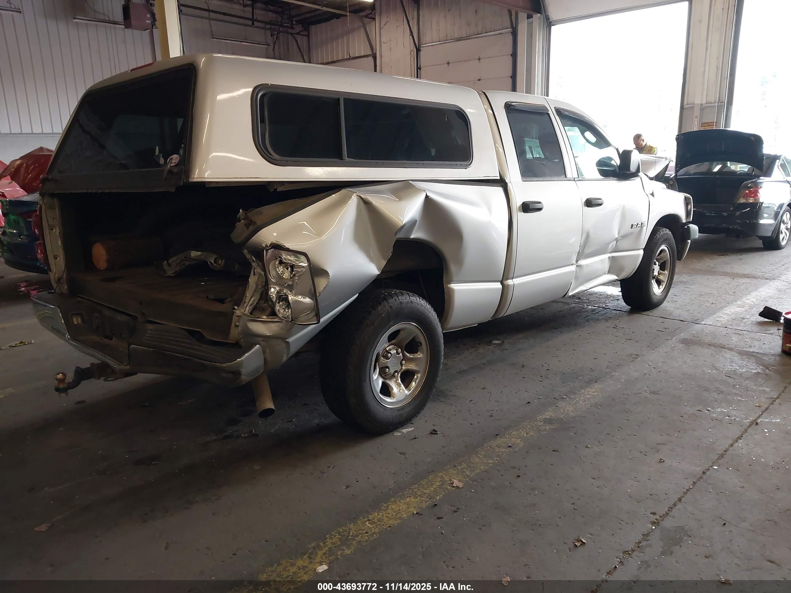 DODGE RAM image 4