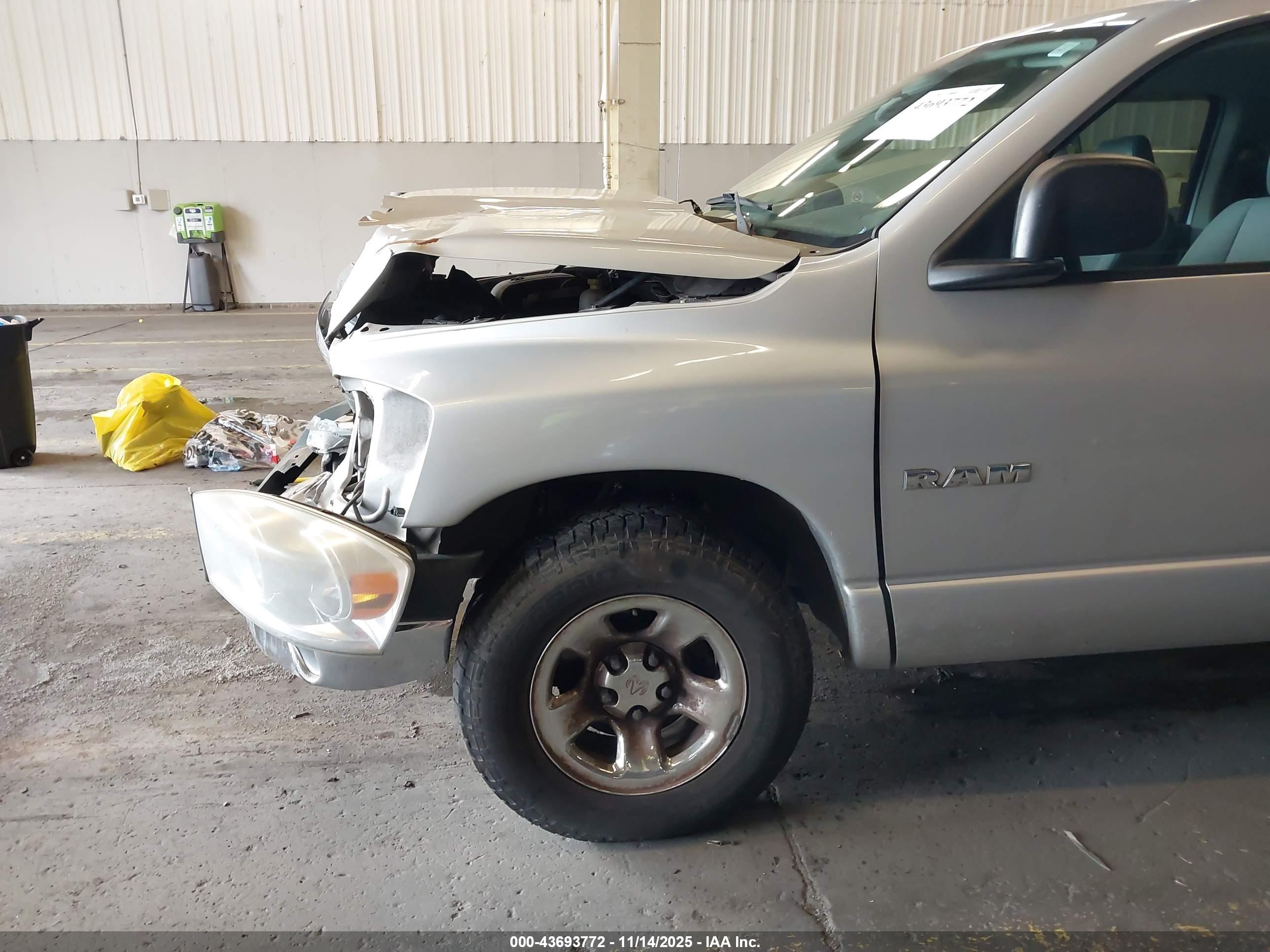 DODGE RAM image 6