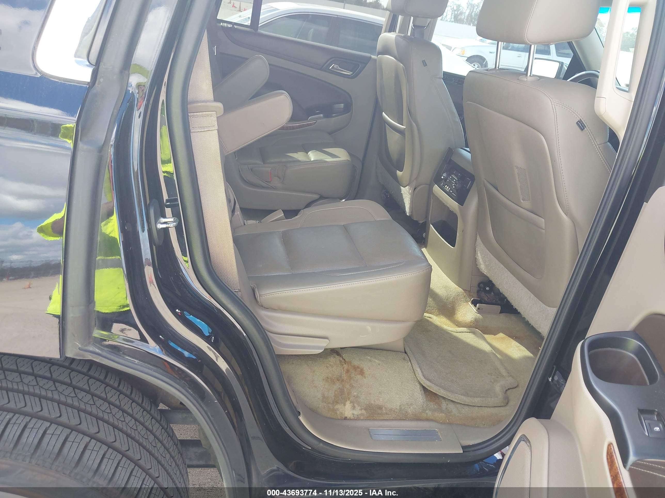 CHEVROLET TAHOE image 8