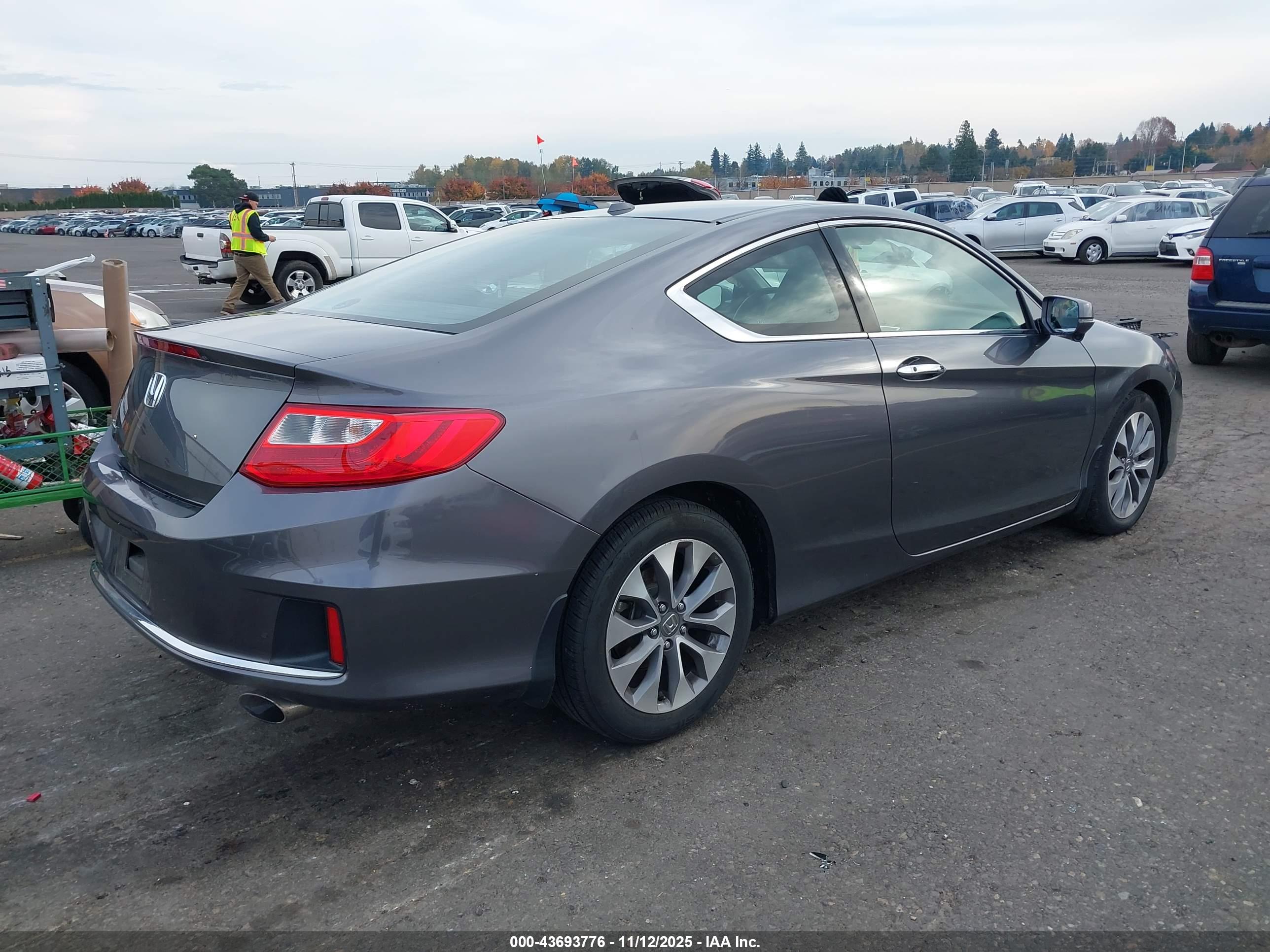 HONDA ACCORD image 4
