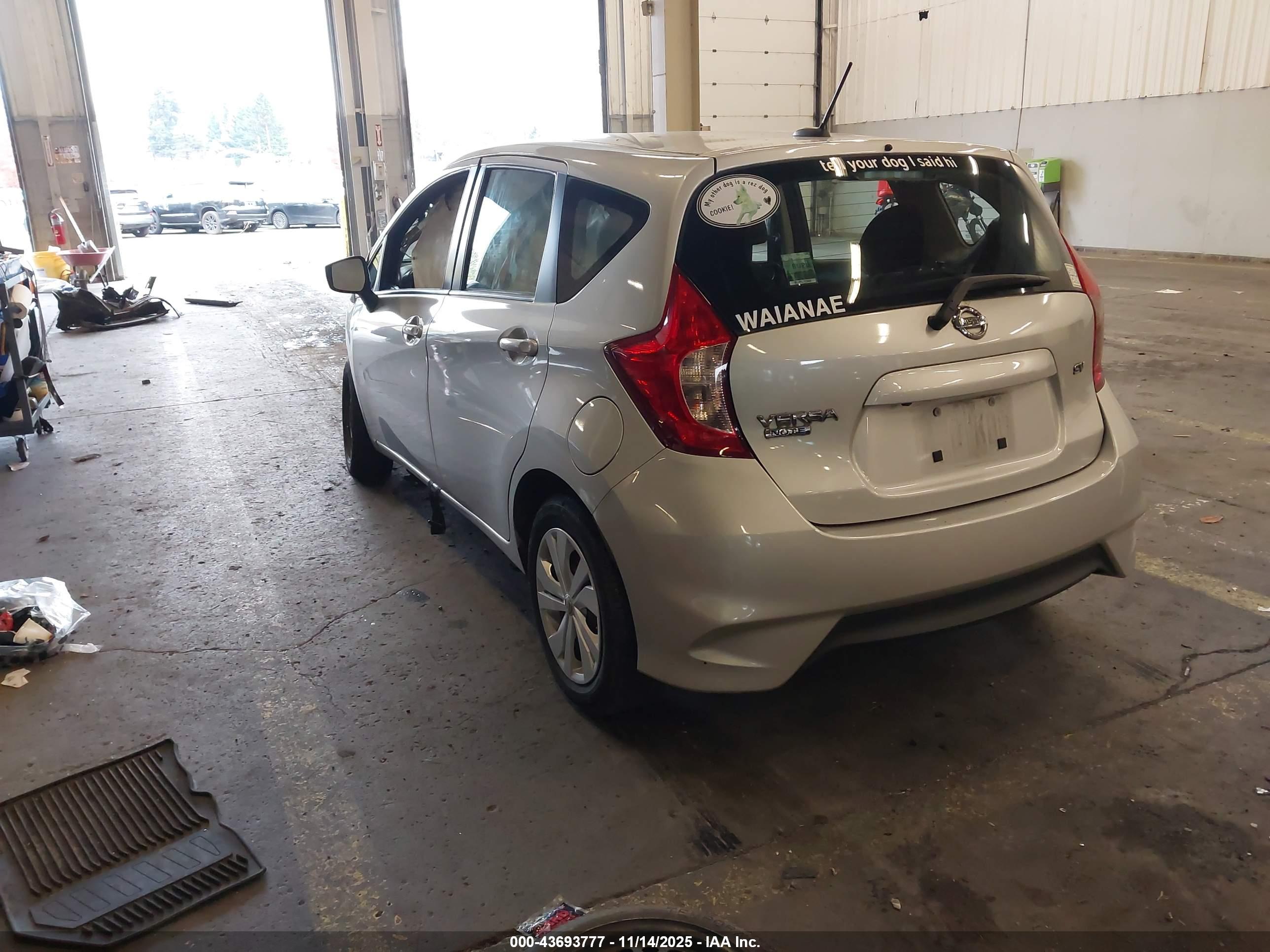 NISSAN VERSA image 3