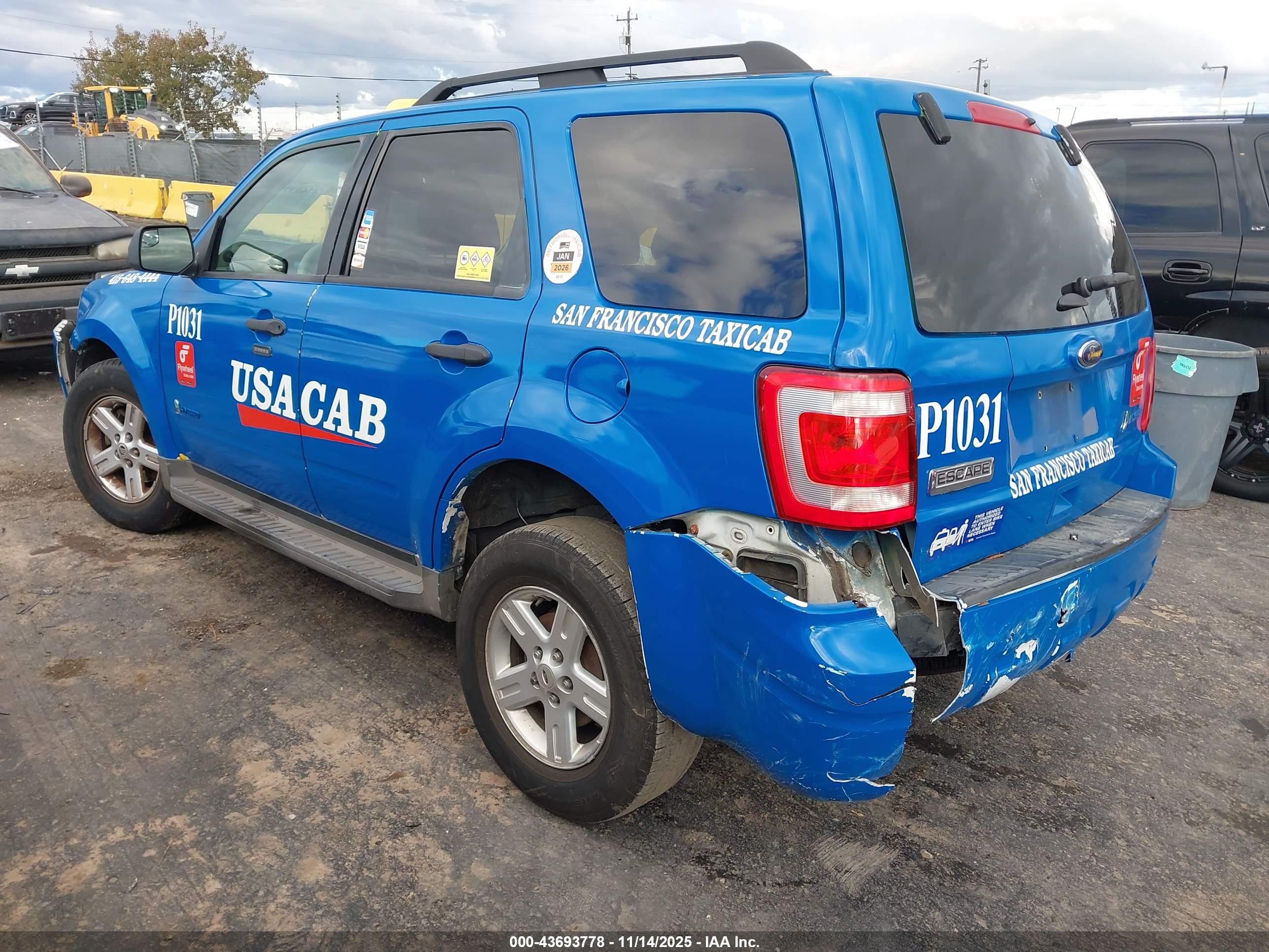 FORD ESCAPE image 3