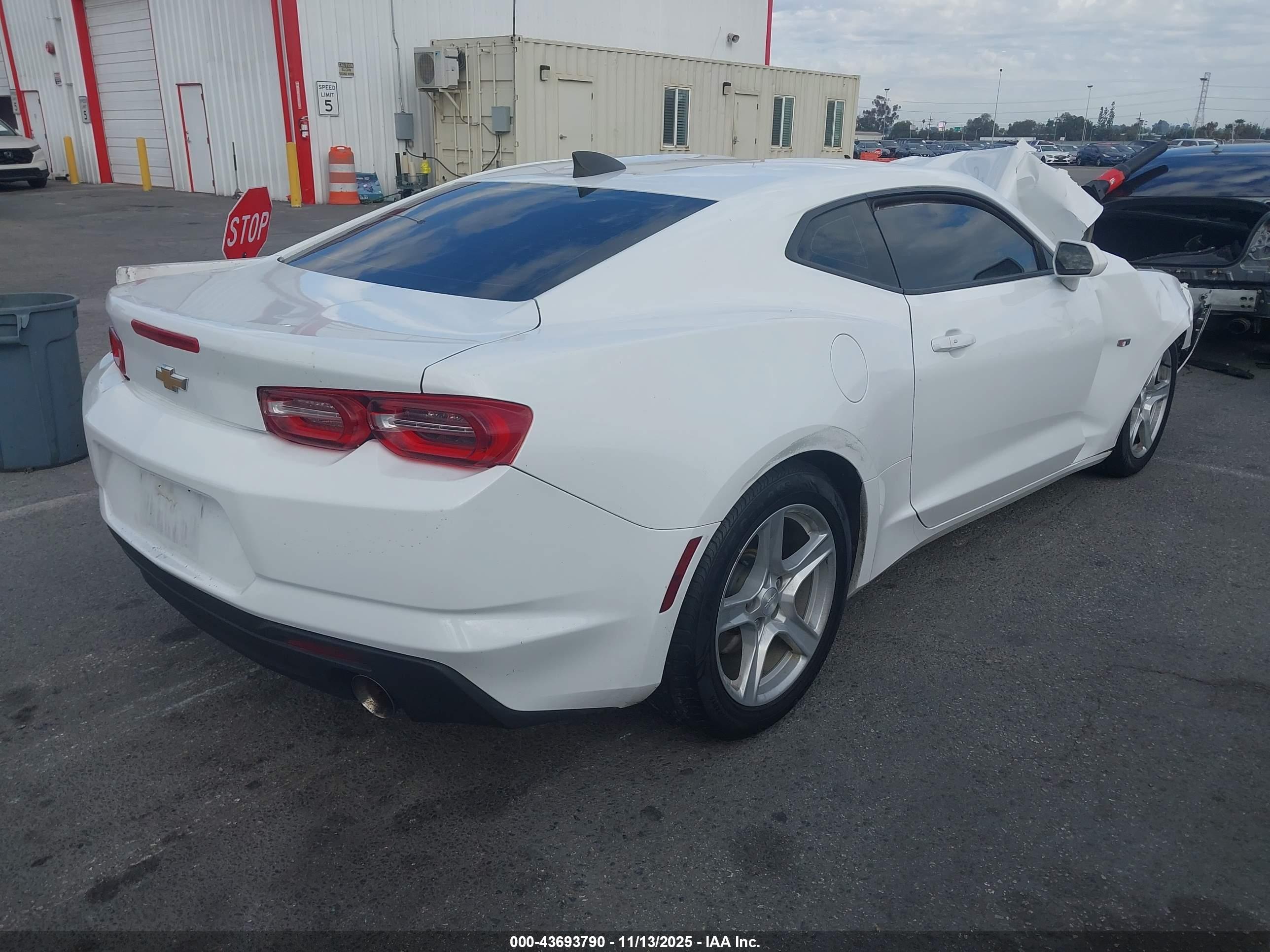 CHEVROLET CAMARO image 4