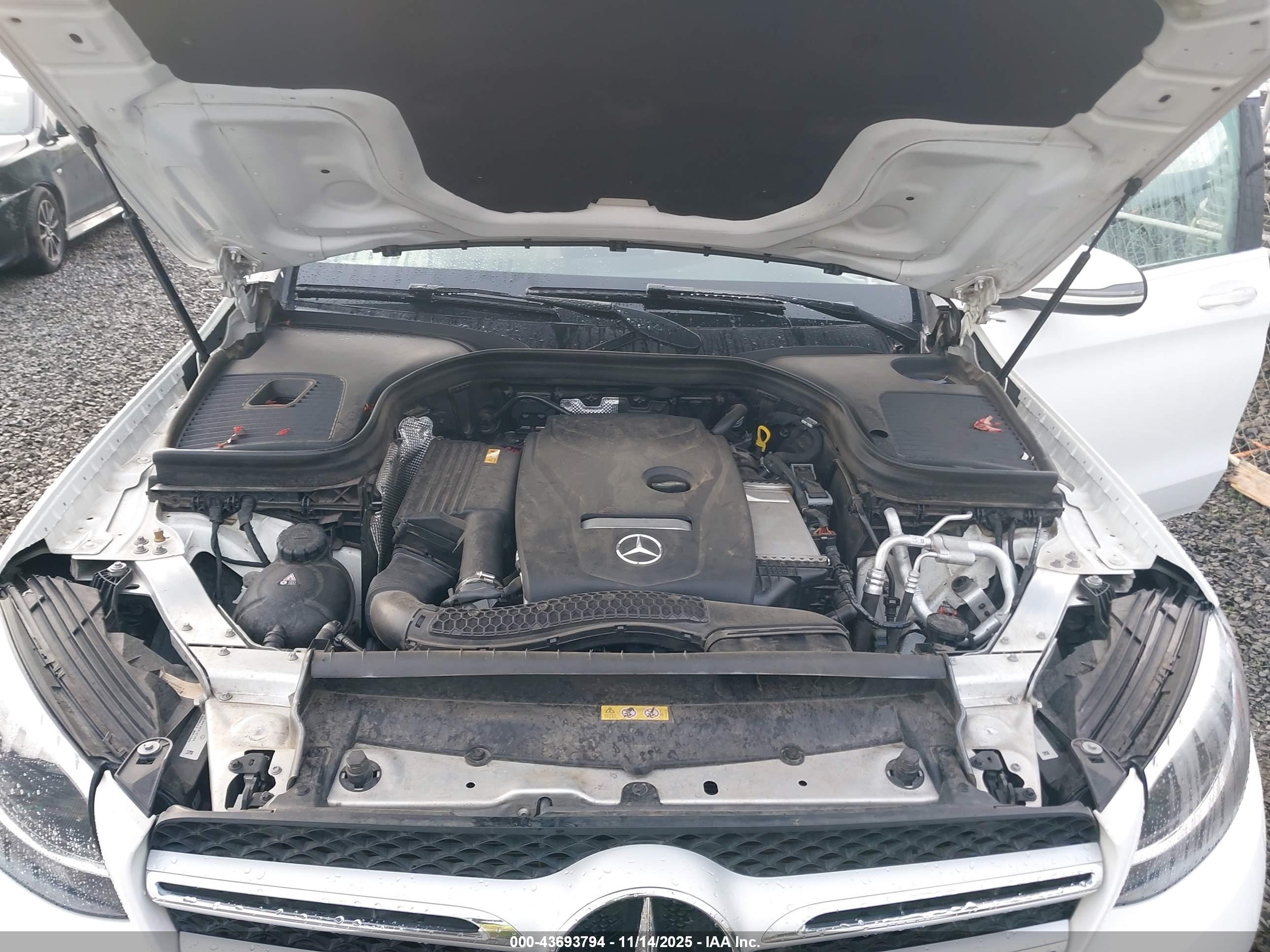 MERCEDES-BENZ GLC image 10