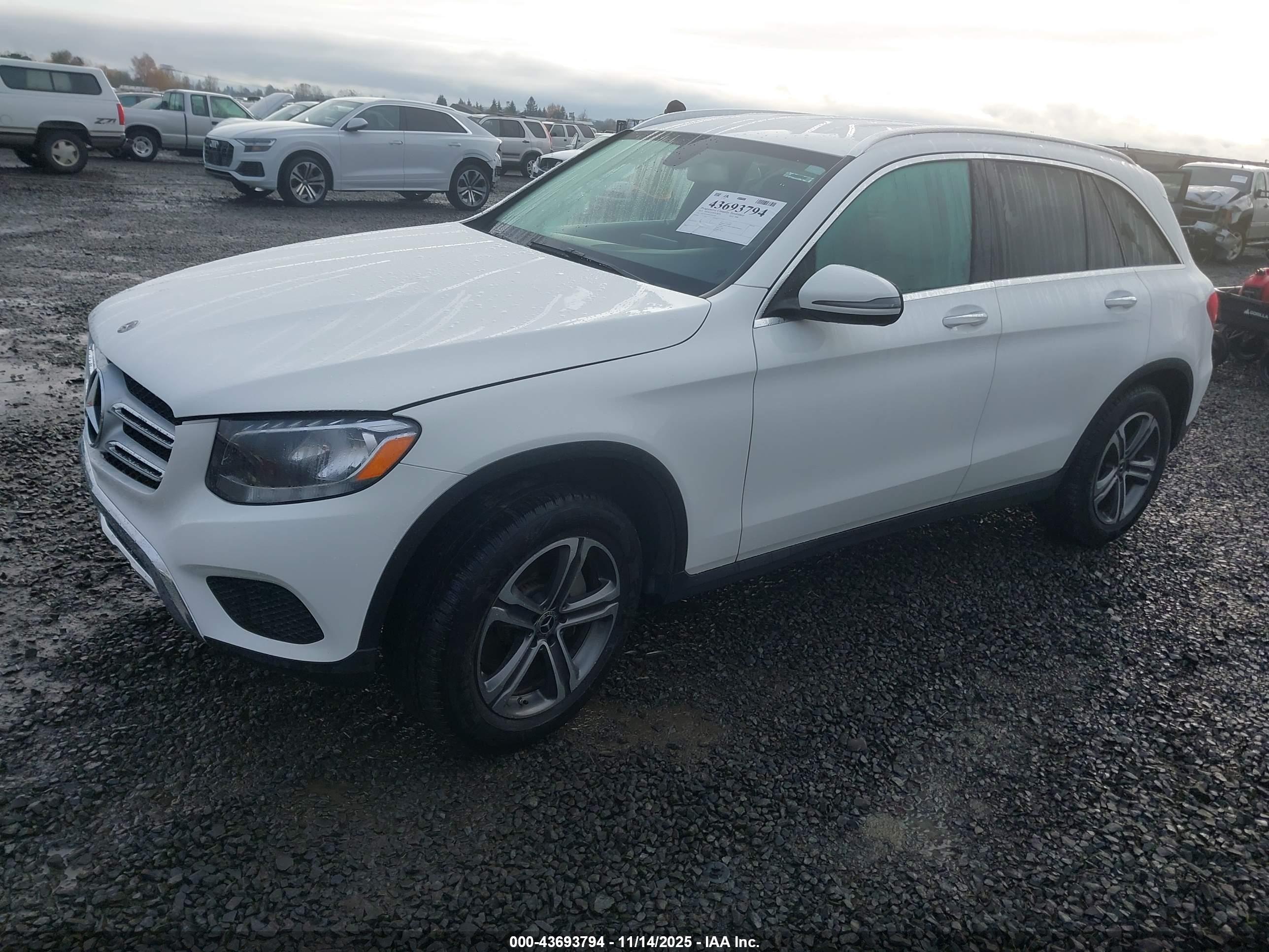 MERCEDES-BENZ GLC image 2