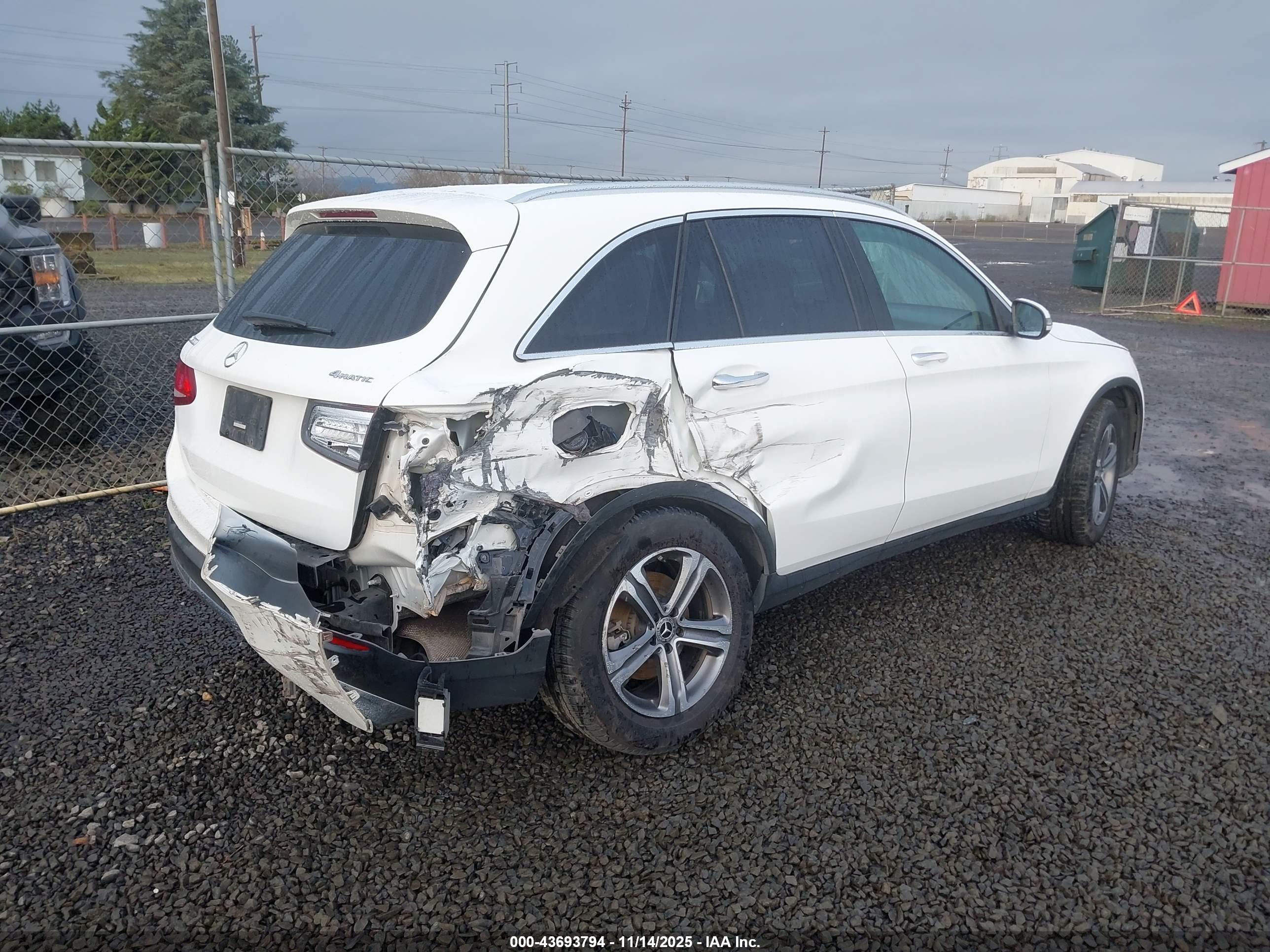 MERCEDES-BENZ GLC image 4