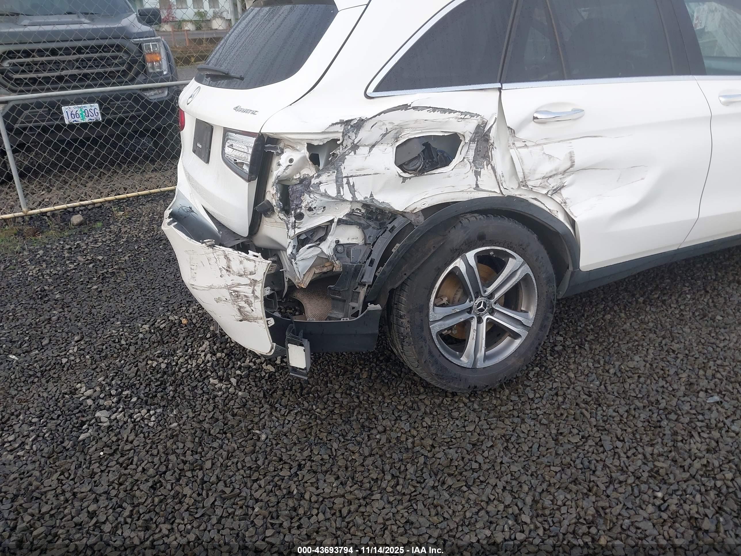 MERCEDES-BENZ GLC image 6