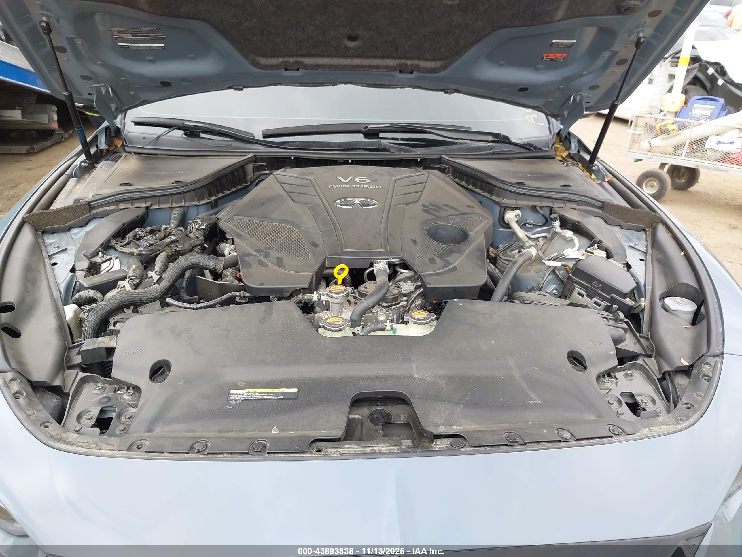 INFINITI Q60 image 10