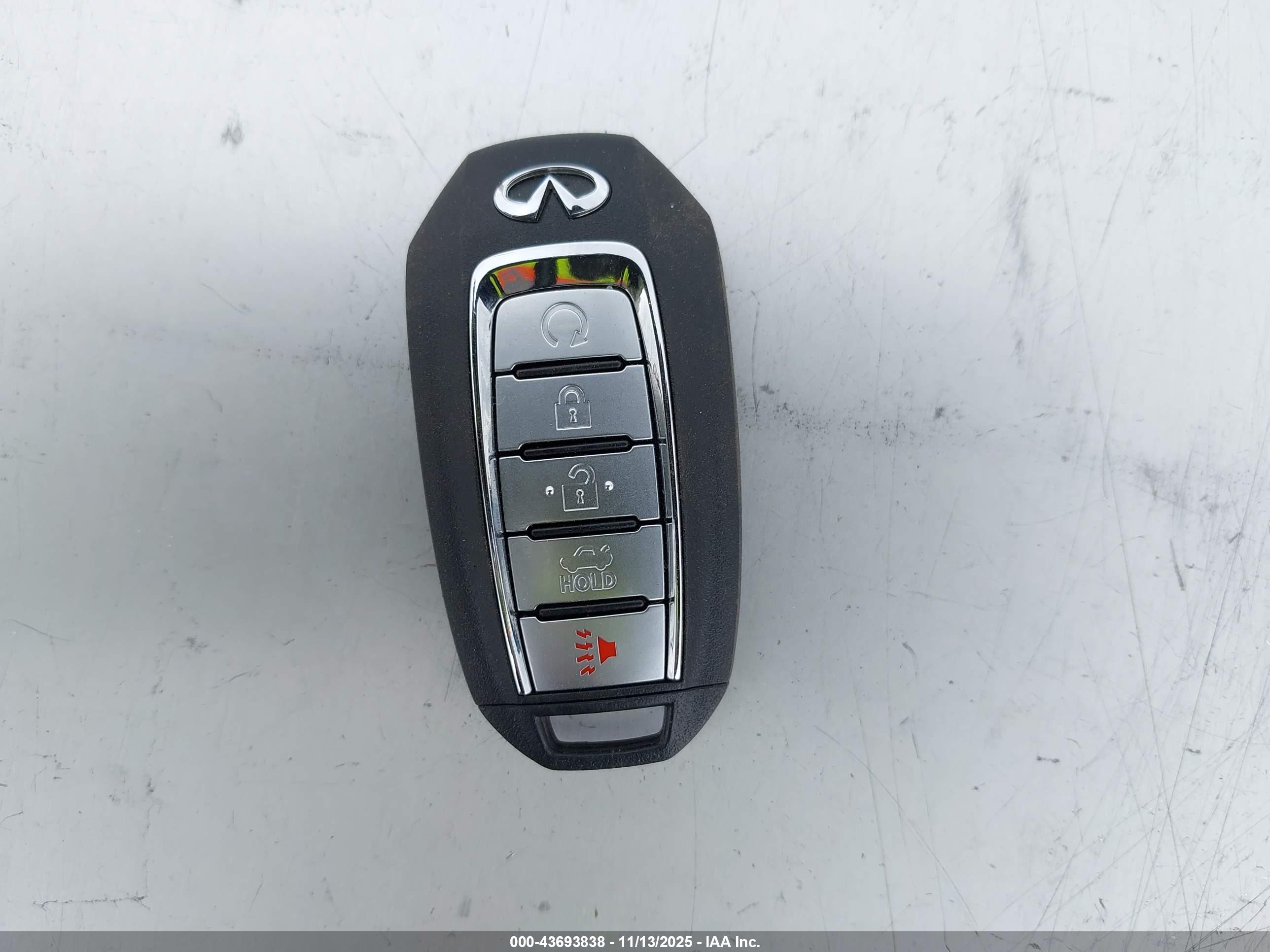 INFINITI Q60 image 11