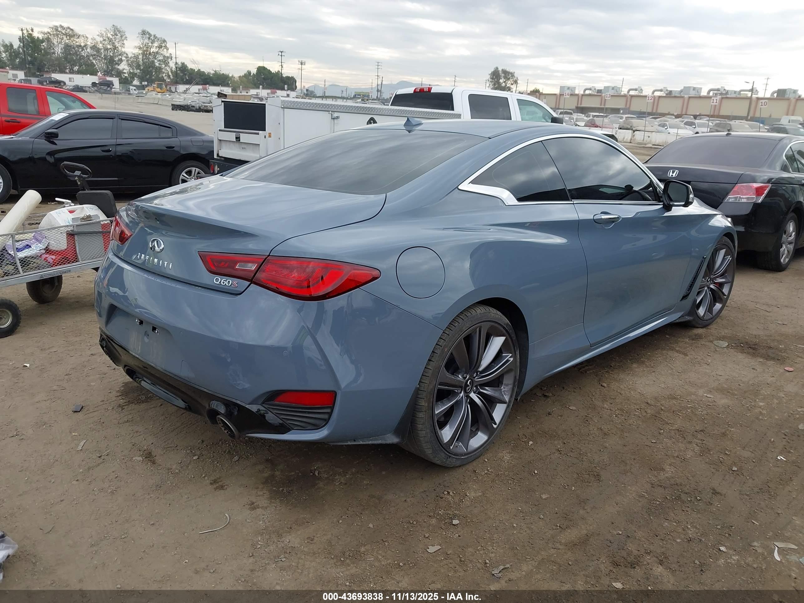INFINITI Q60 image 4