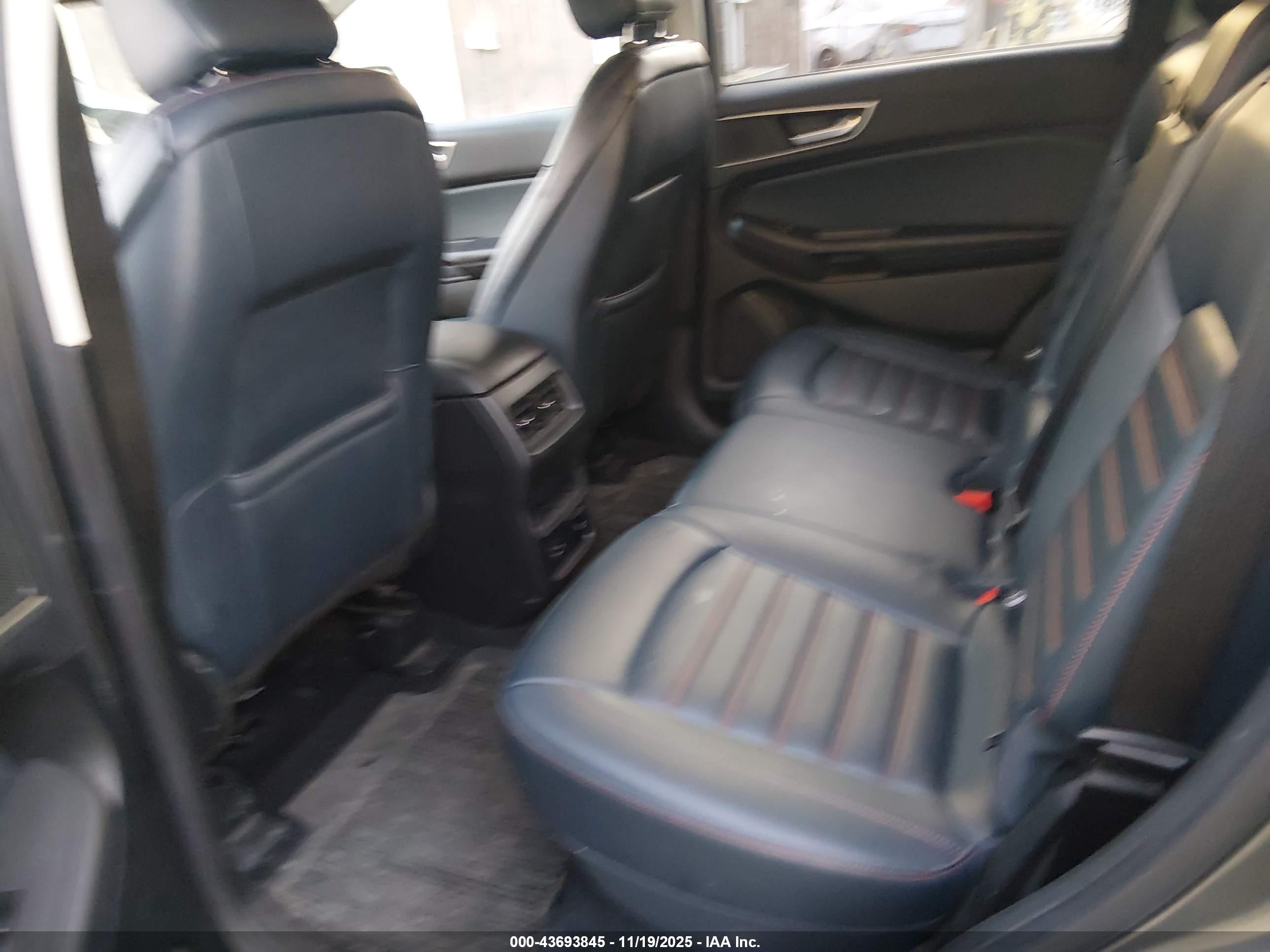 FORD EDGE image 8