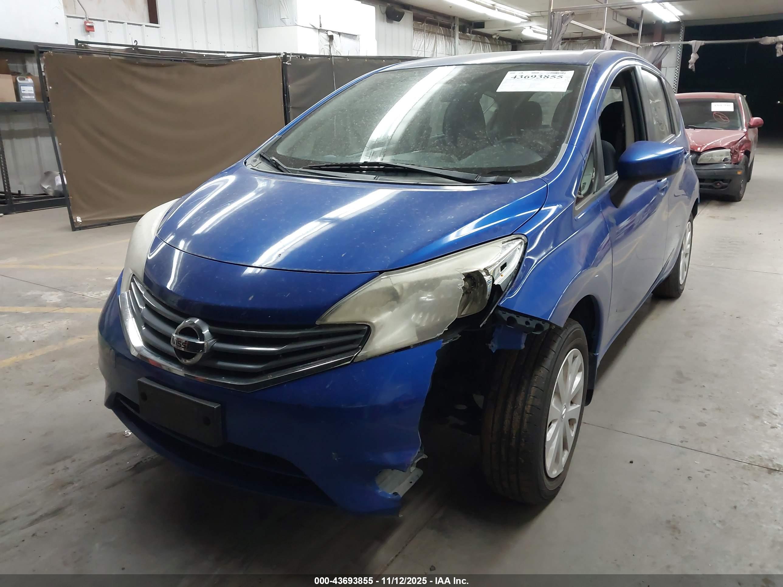 NISSAN VERSA image 2