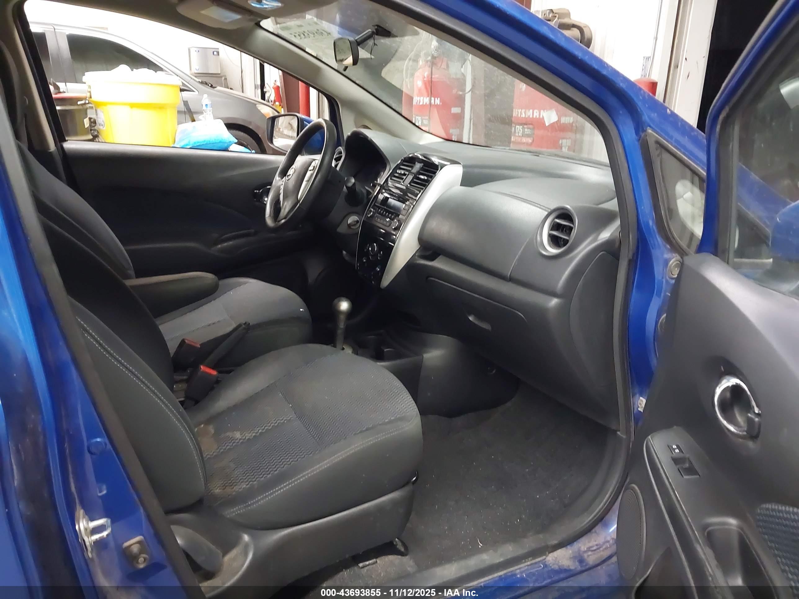 NISSAN VERSA image 5