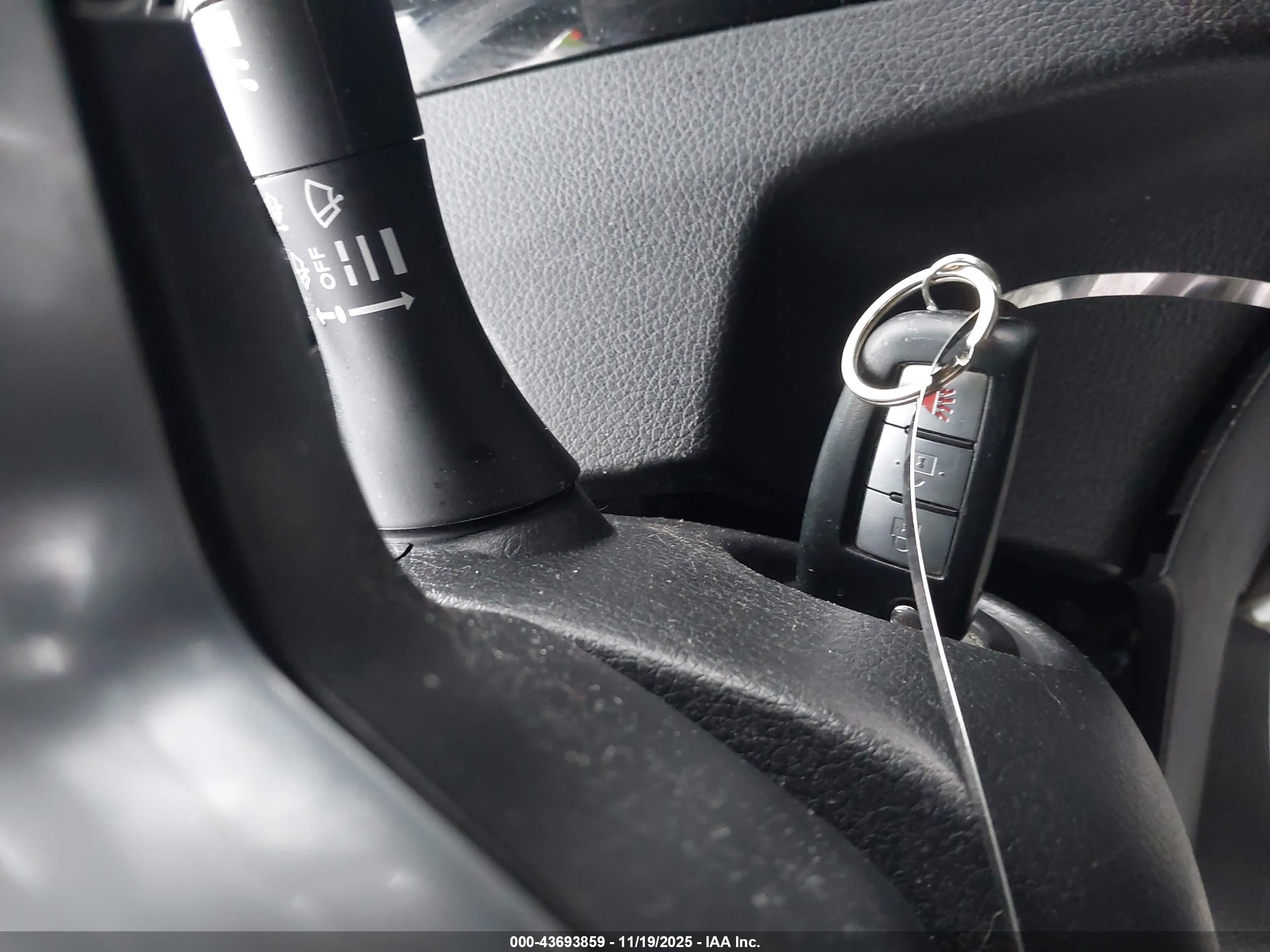 NISSAN ROGUE image 11