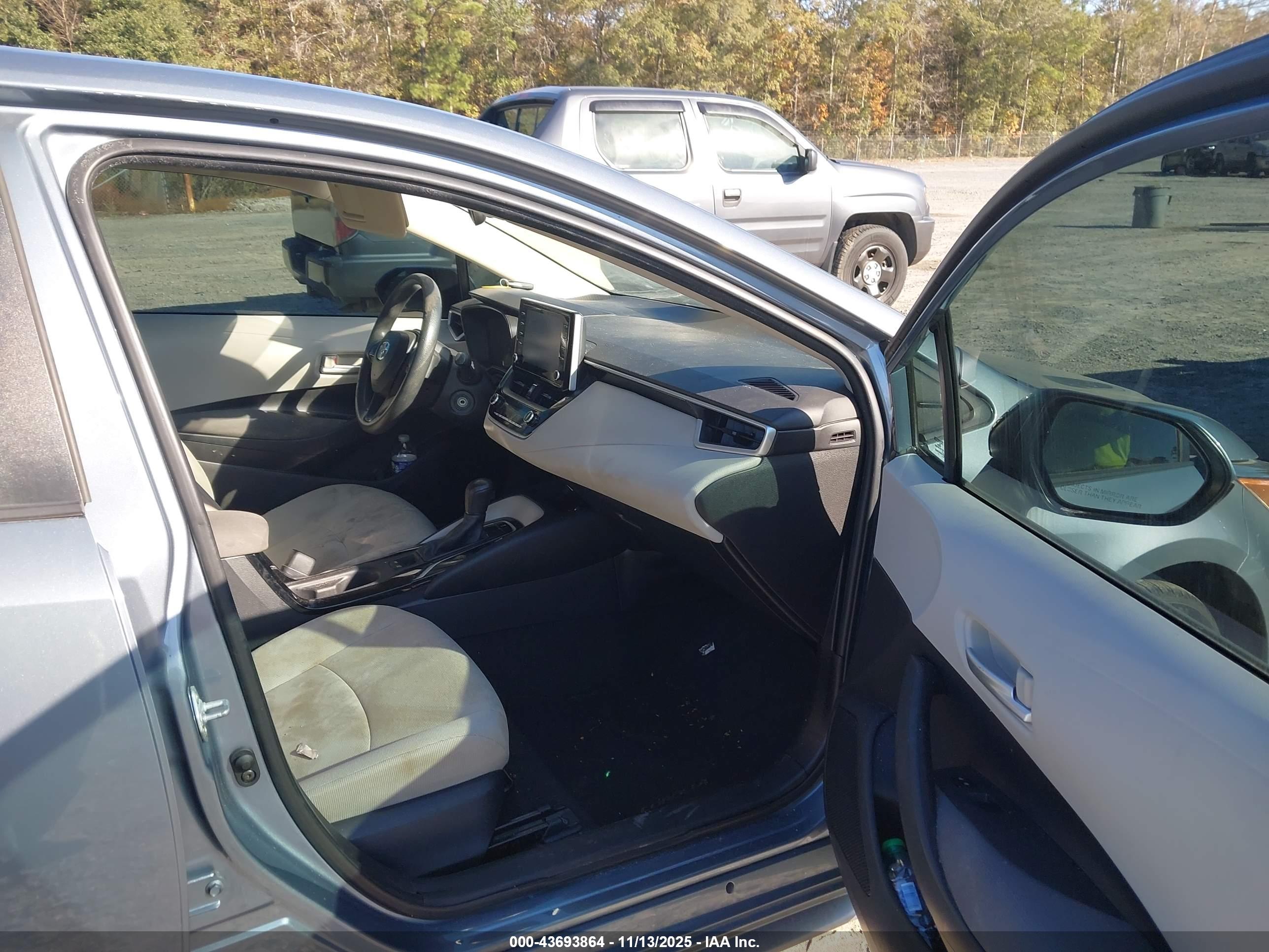 TOYOTA COROLLA image 5