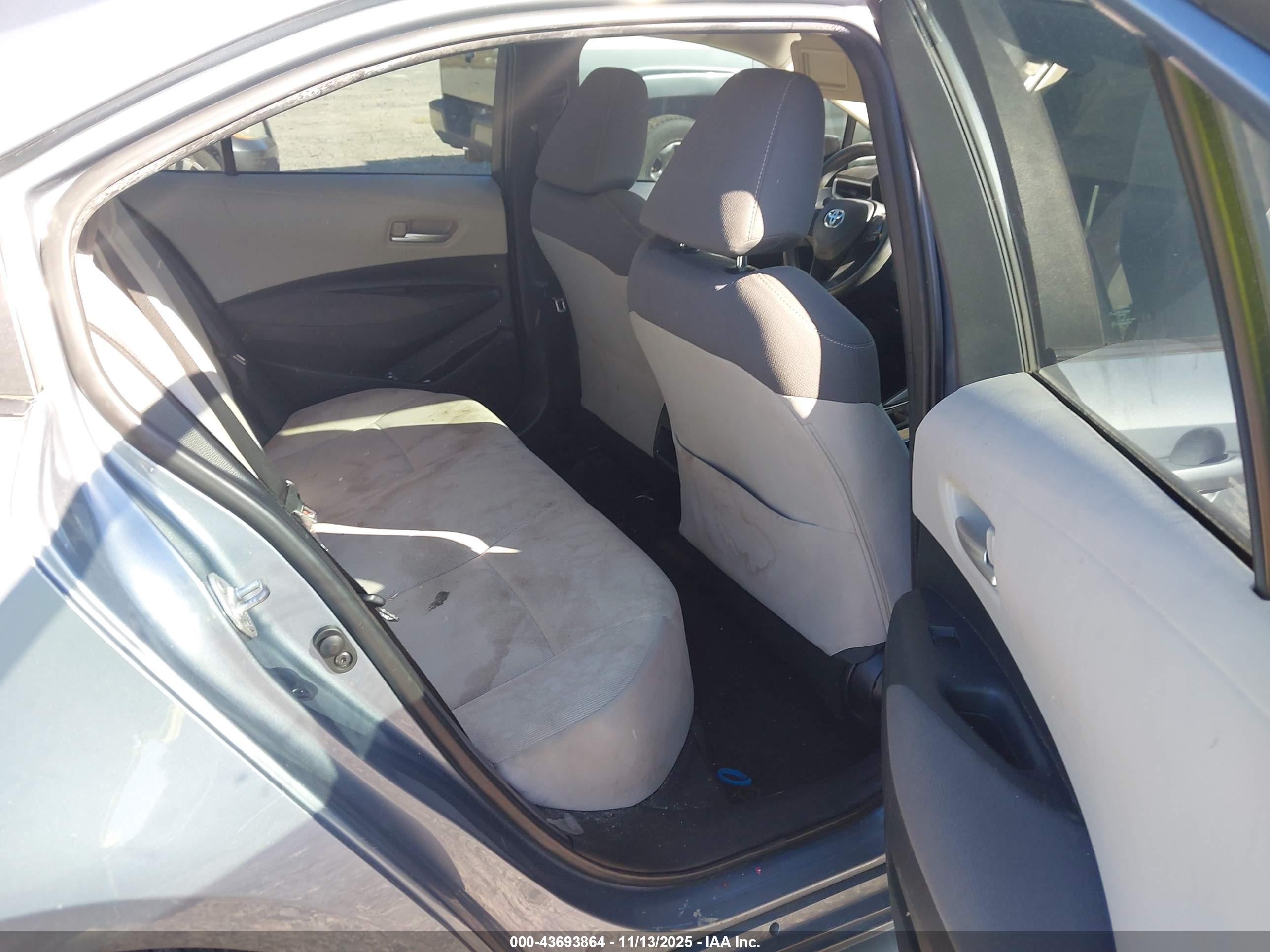 TOYOTA COROLLA image 8