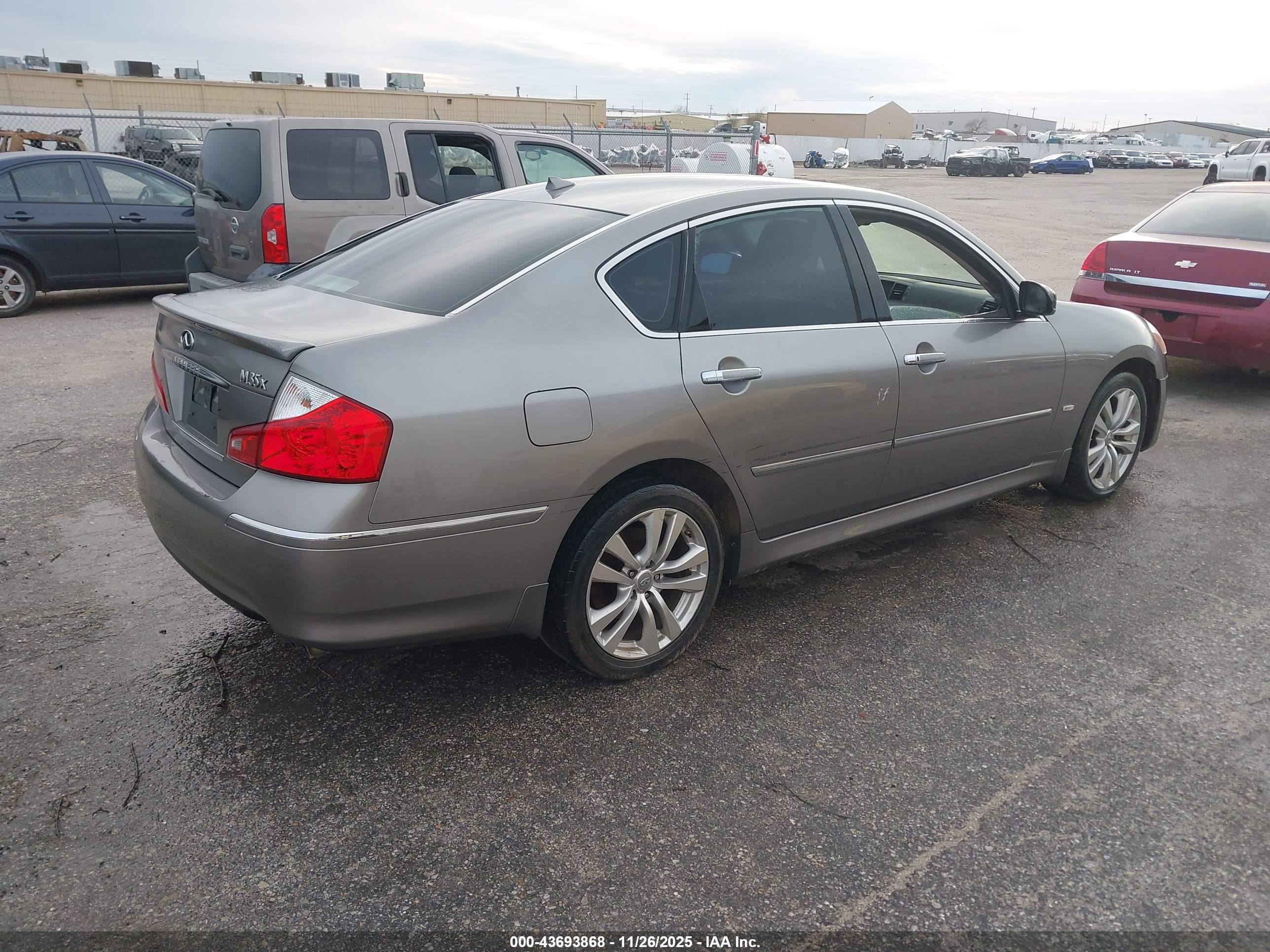 INFINITI M35X image 4