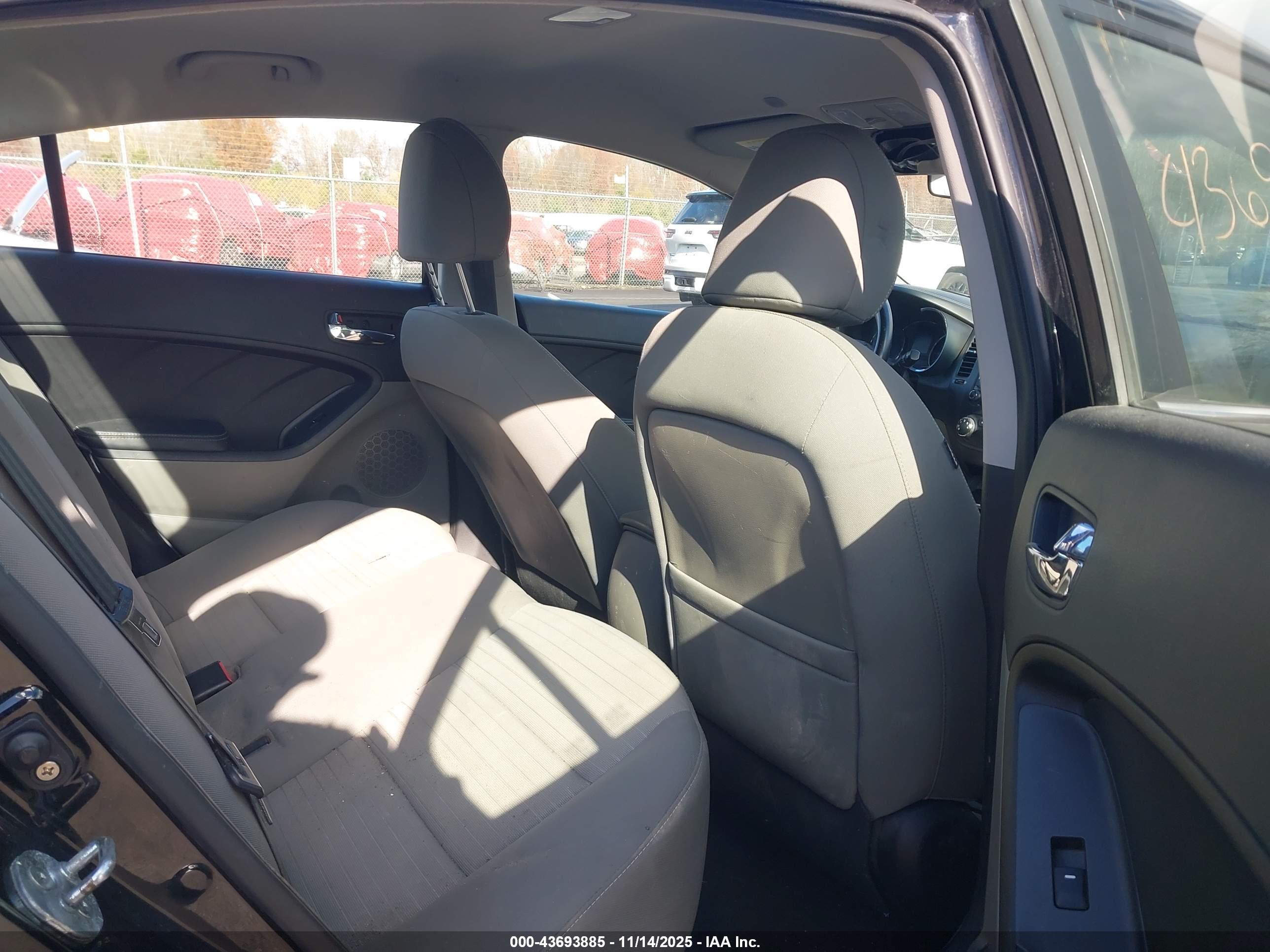 KIA FORTE image 8