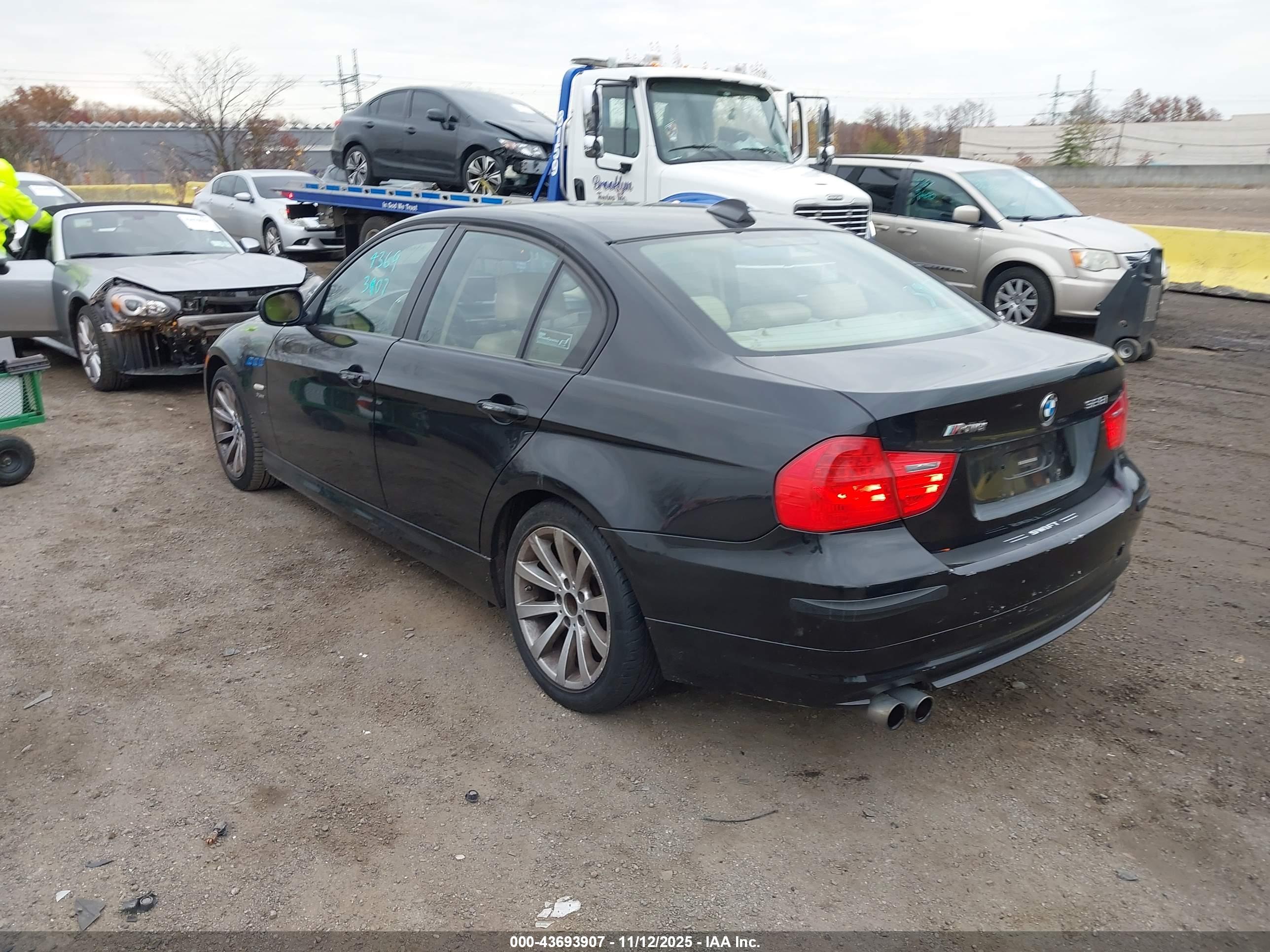 BMW 328I image 3