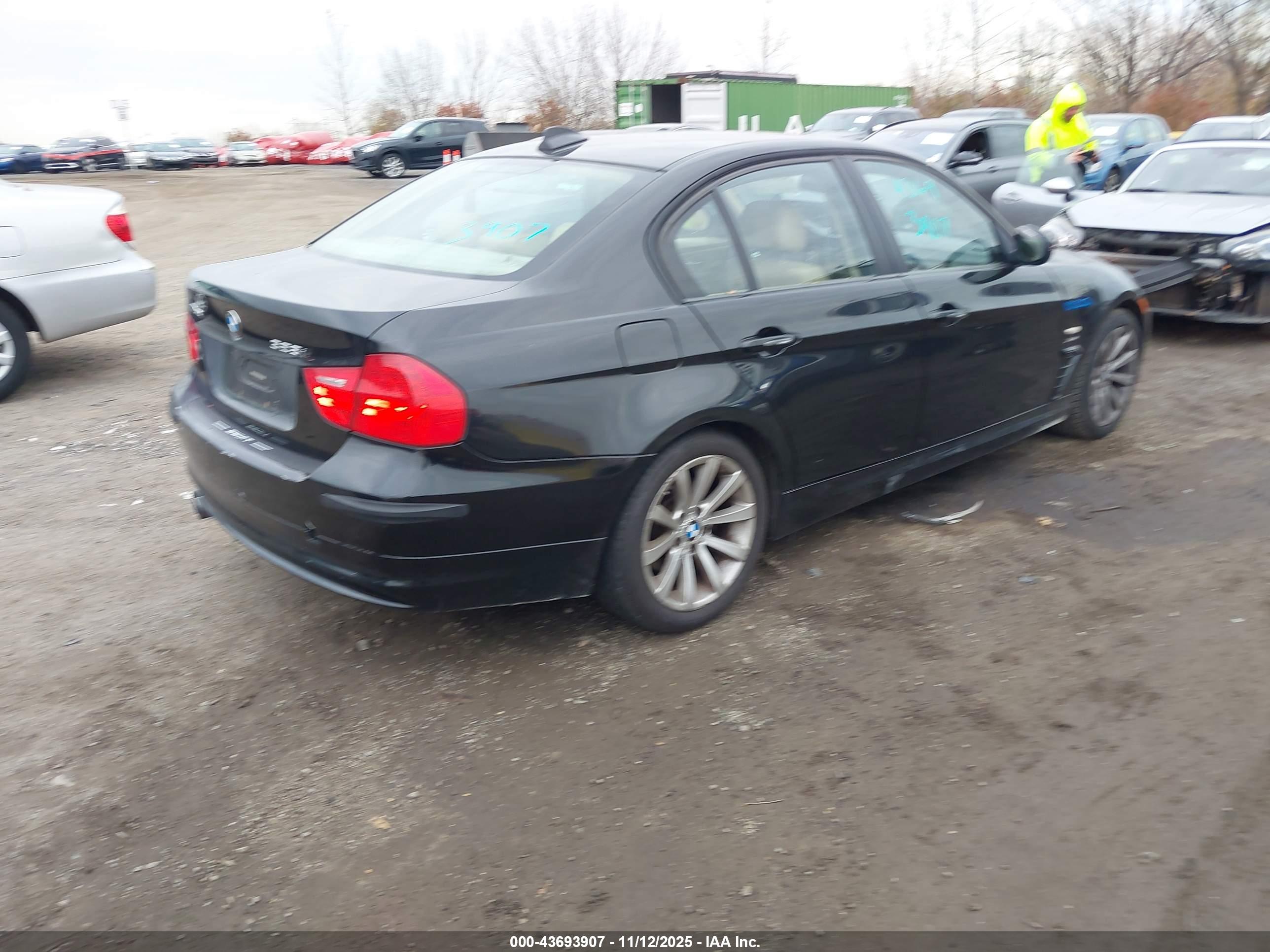 BMW 328I image 4