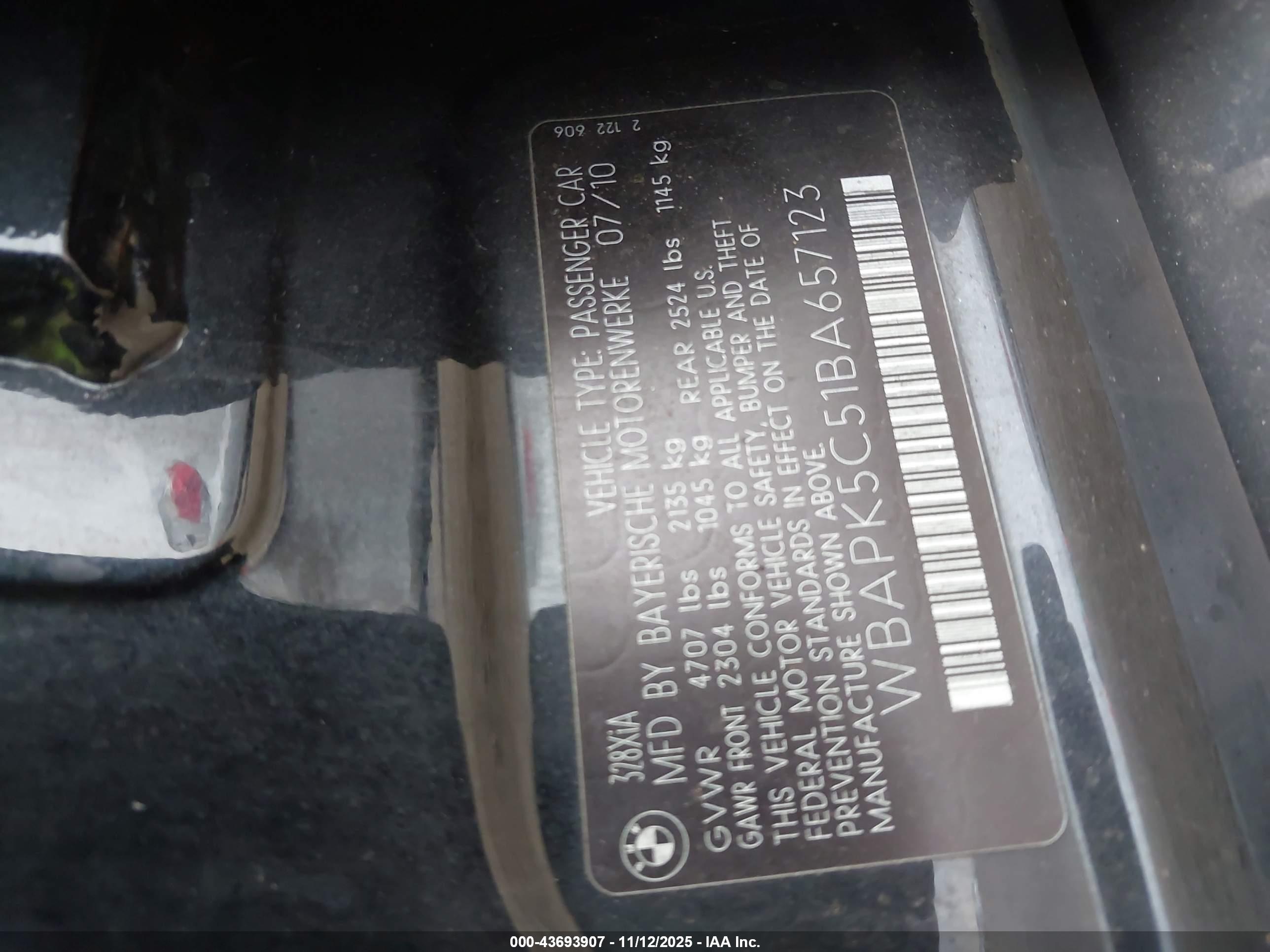 BMW 328I image 9