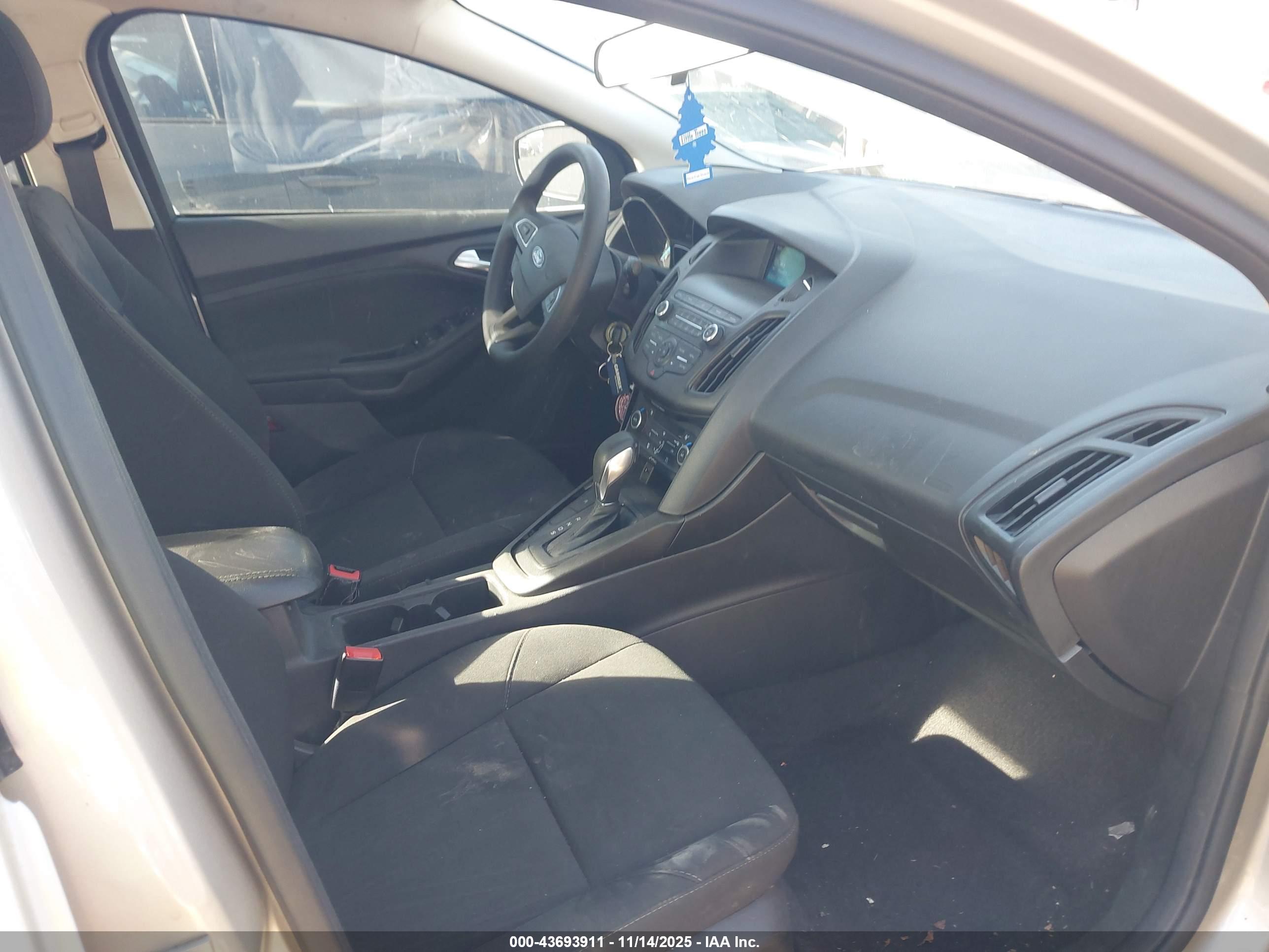 FORD FOCUS image 5