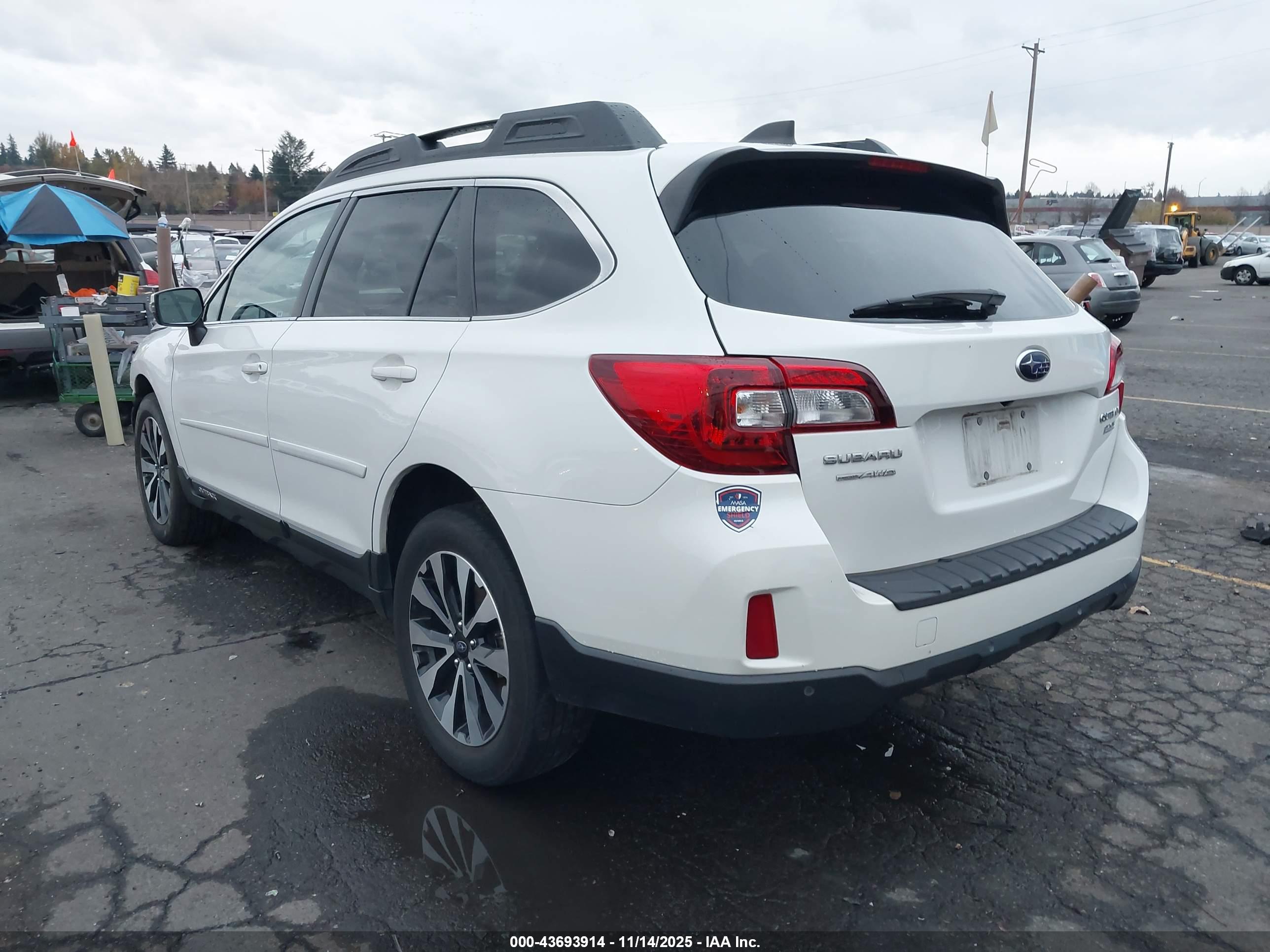 SUBARU OUTBACK image 3