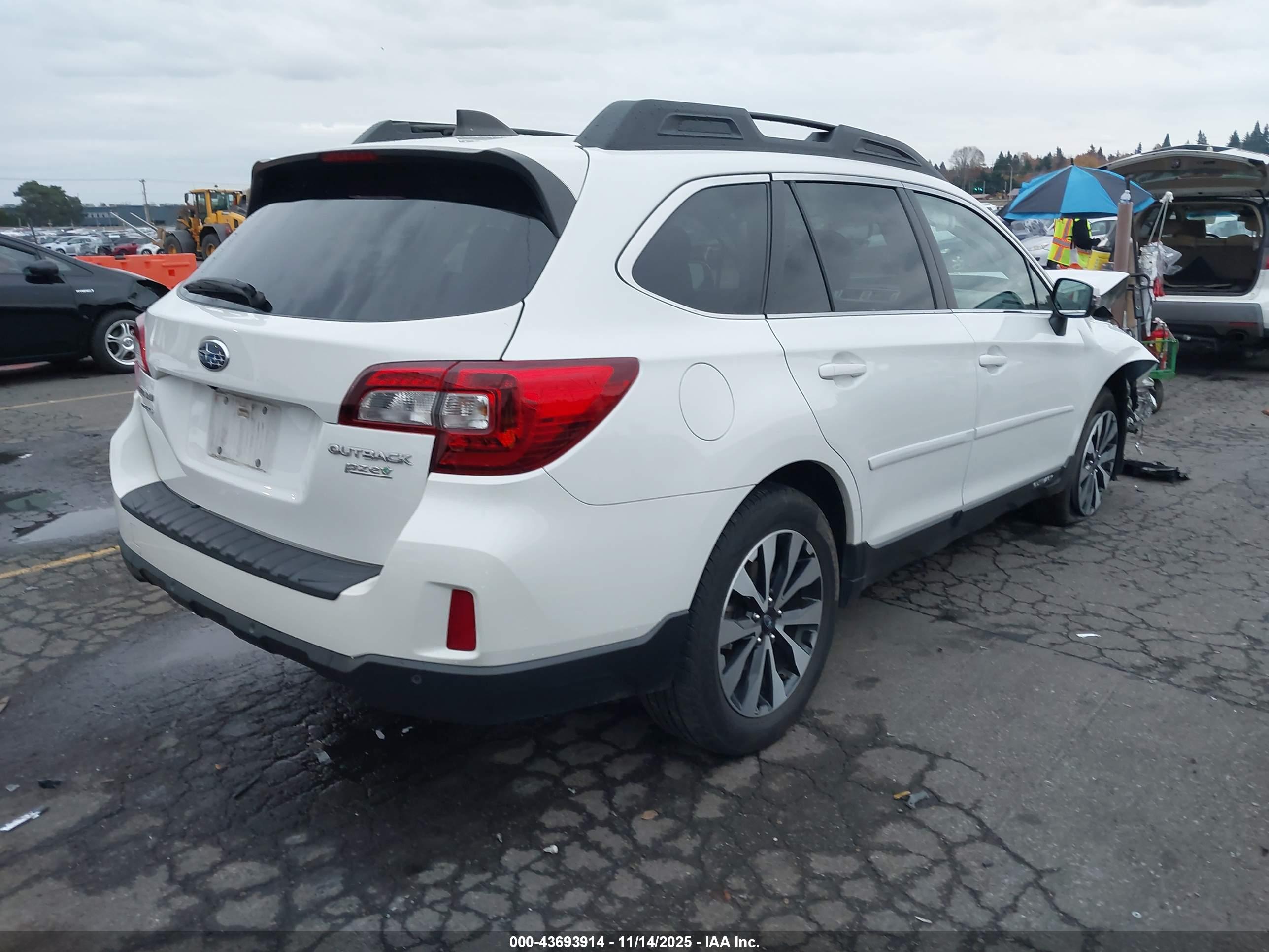 SUBARU OUTBACK image 4