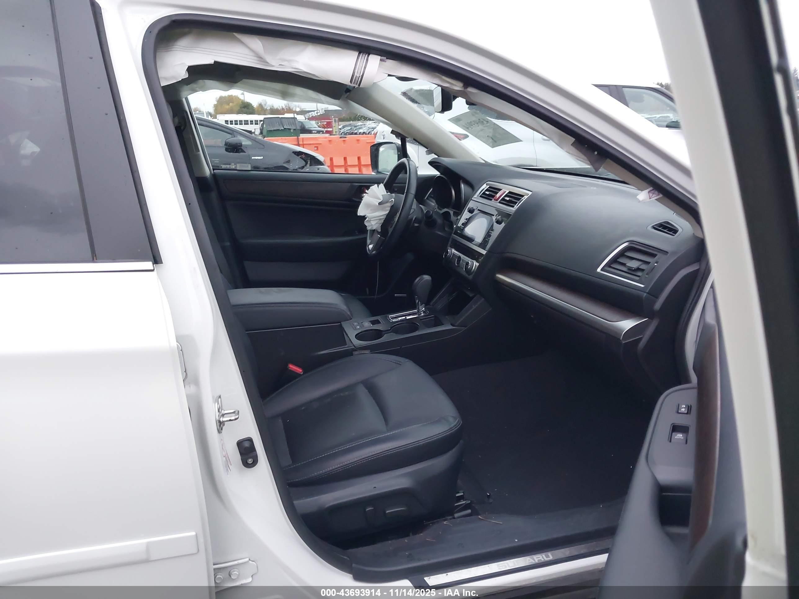SUBARU OUTBACK image 5