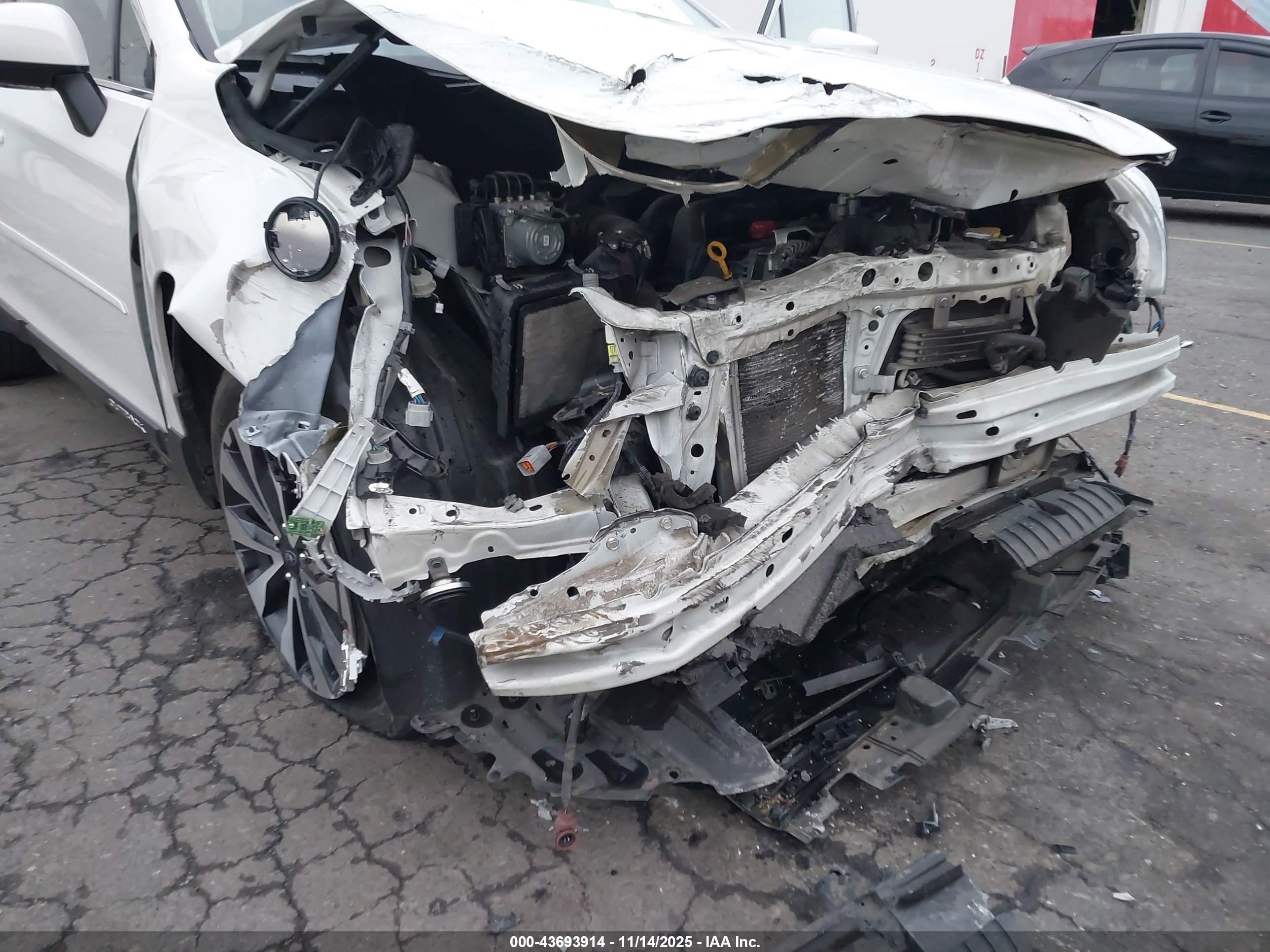 SUBARU OUTBACK image 6