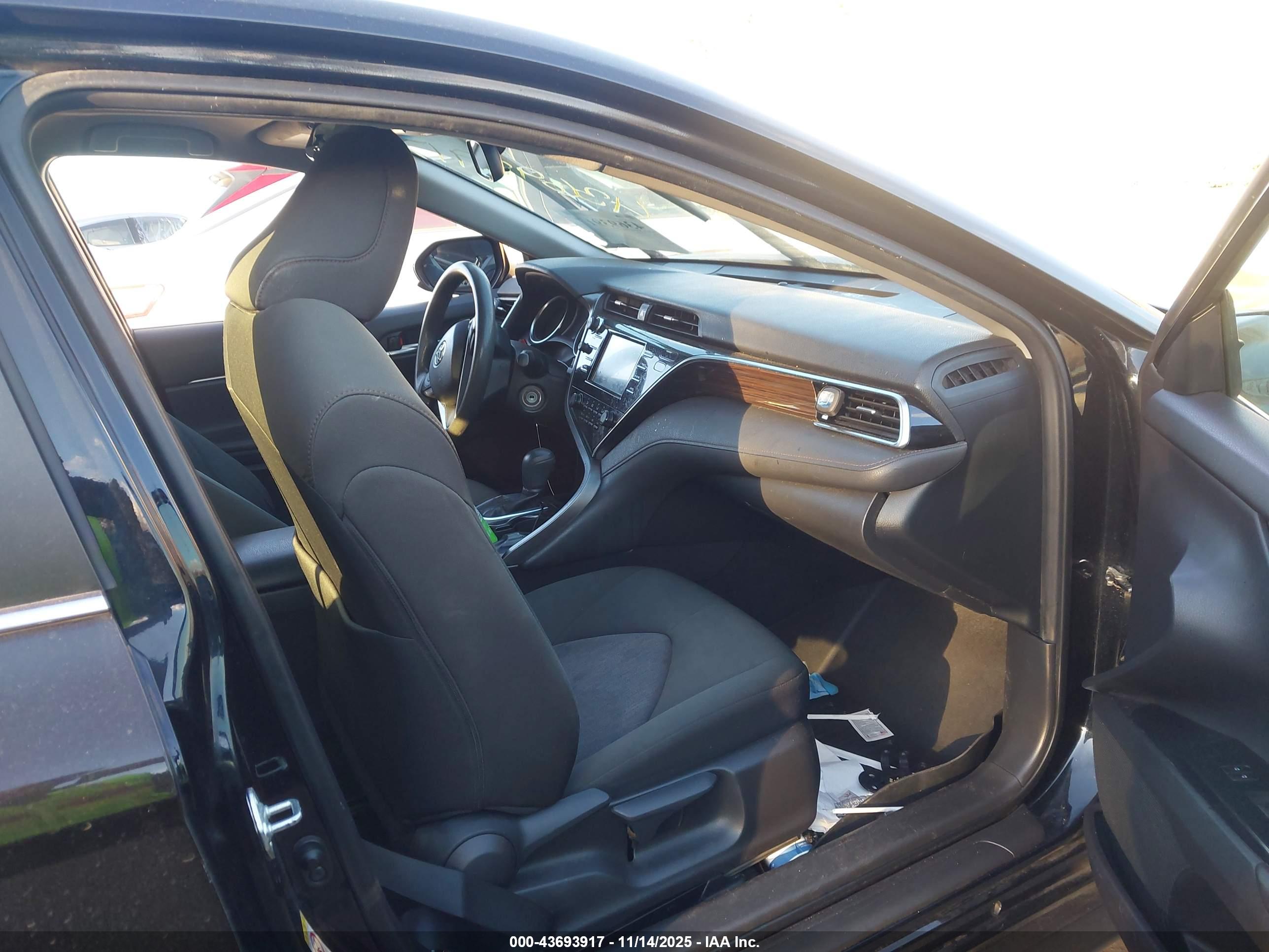 TOYOTA CAMRY image 5