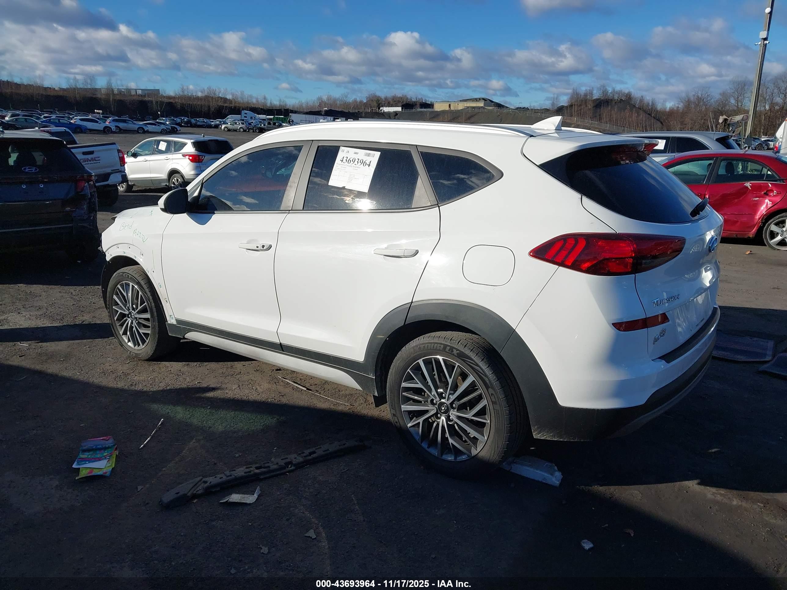 HYUNDAI TUCSON image 3
