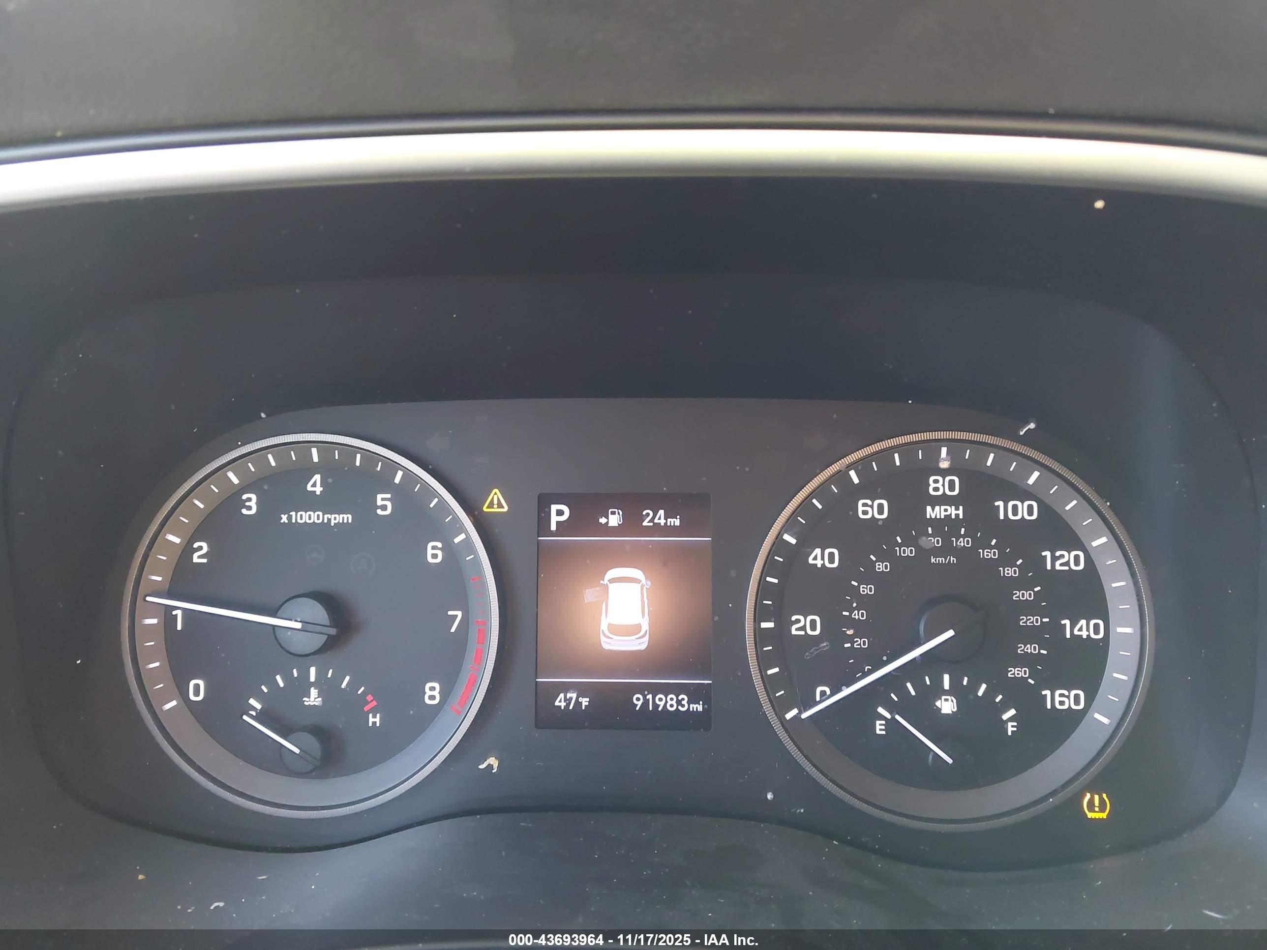 HYUNDAI TUCSON image 7