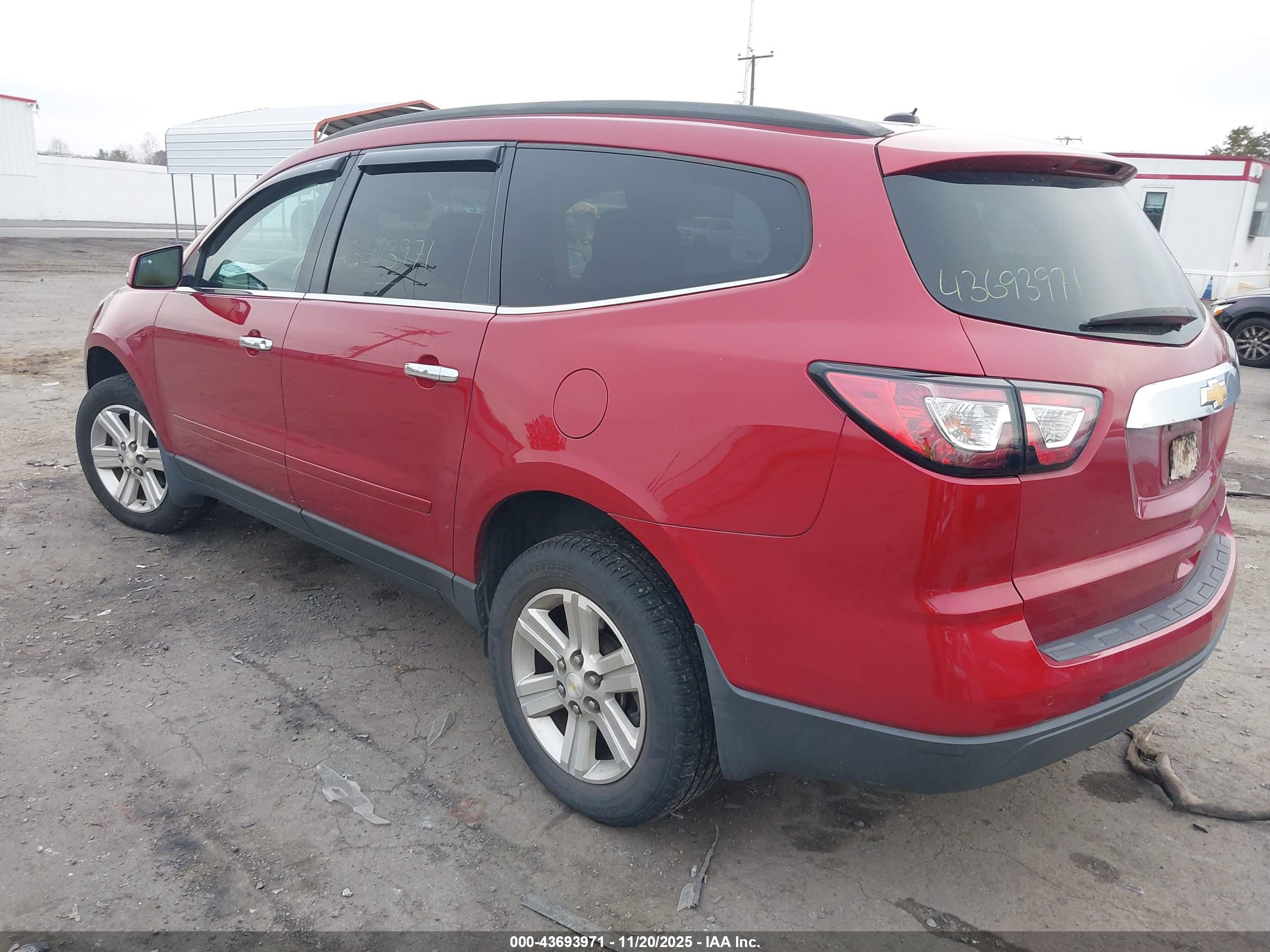 CHEVROLET TRAVERSE image 3