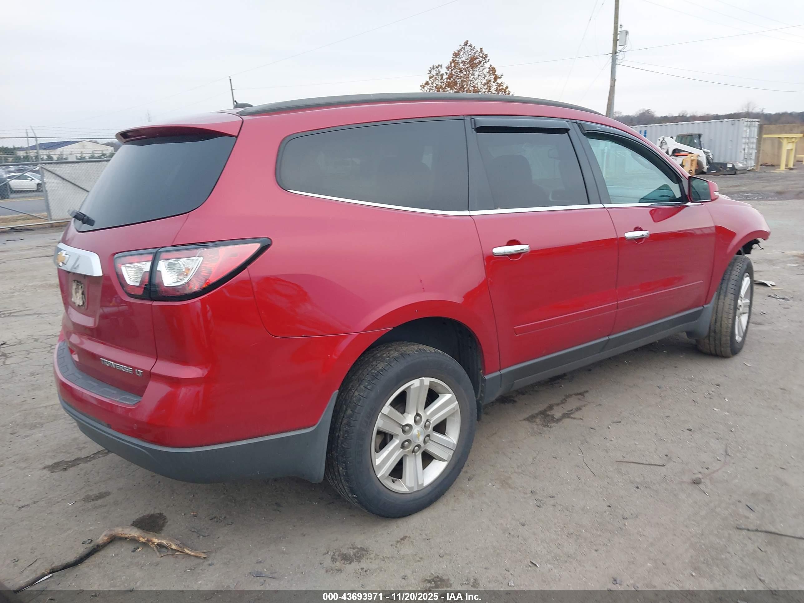 CHEVROLET TRAVERSE image 4