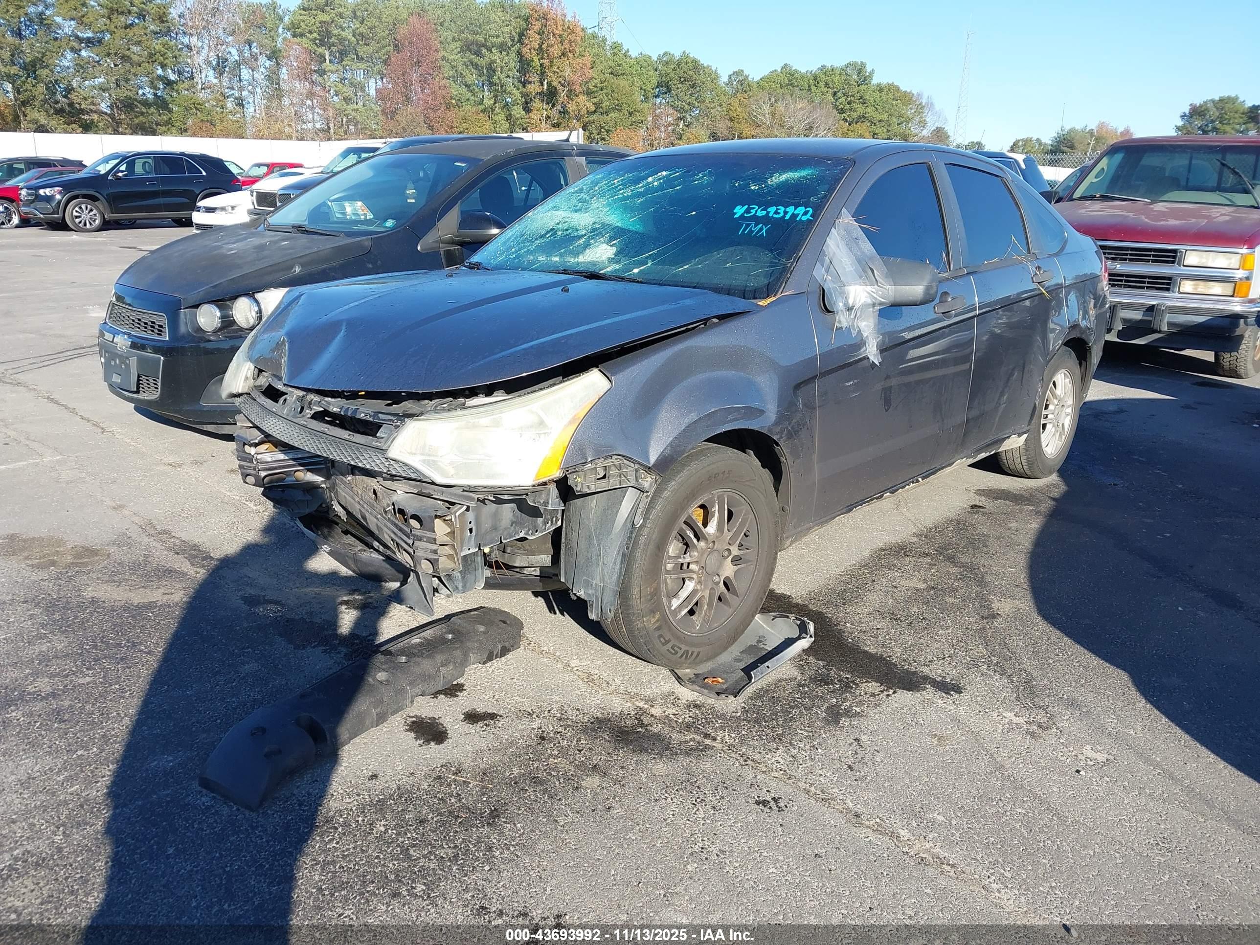 FORD FOCUS image 2