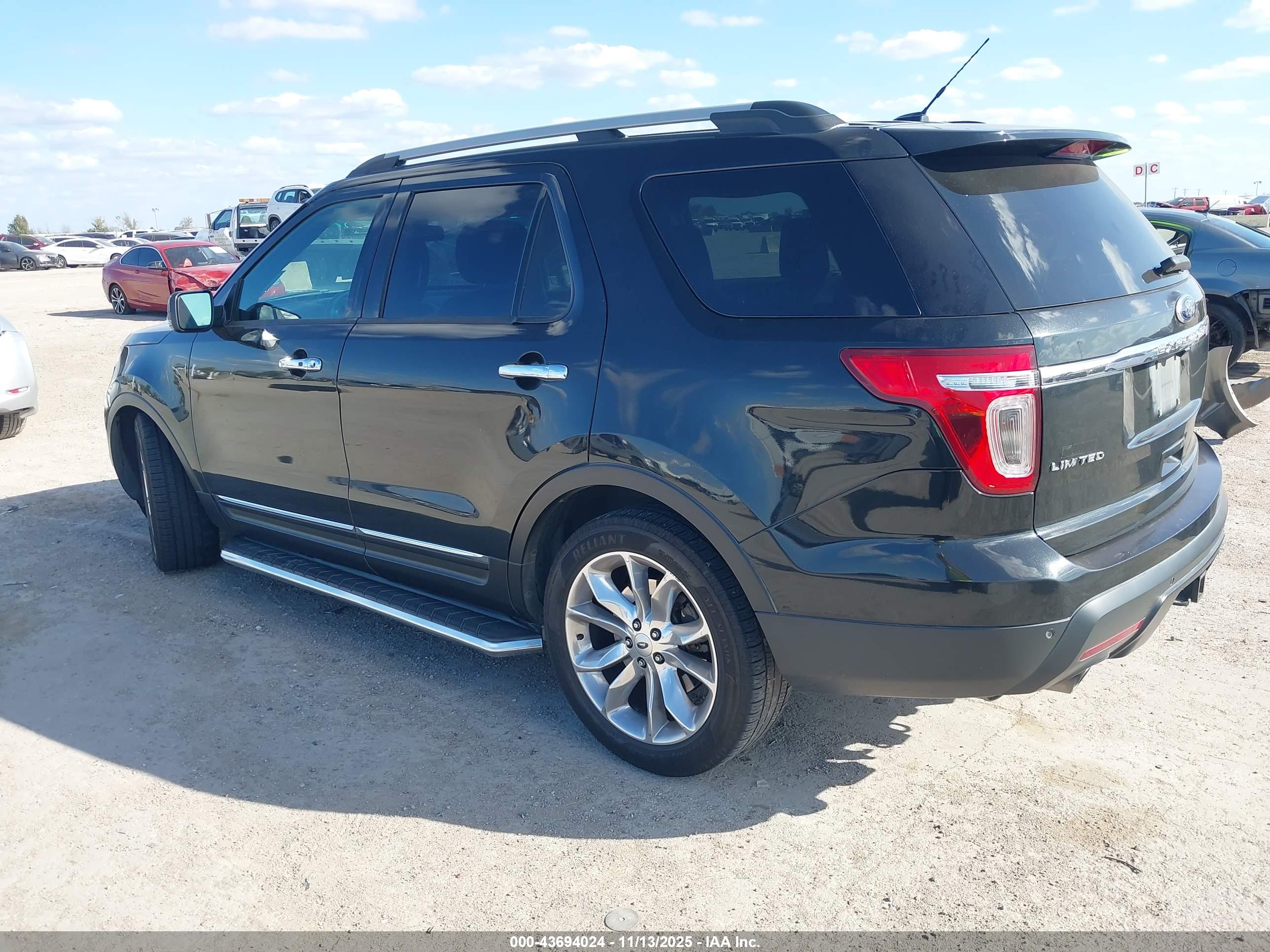 FORD EXPLORER image 3