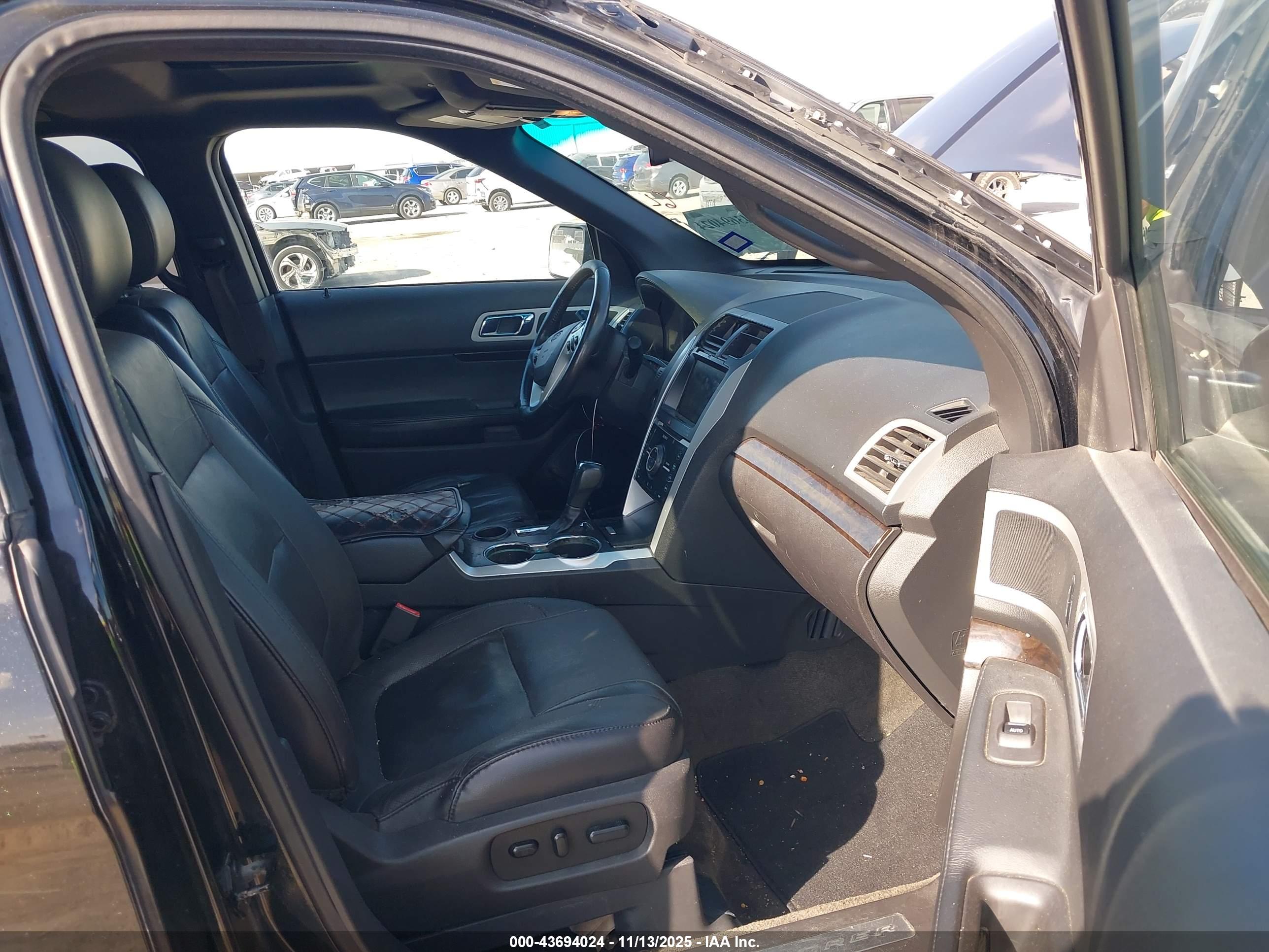 FORD EXPLORER image 5