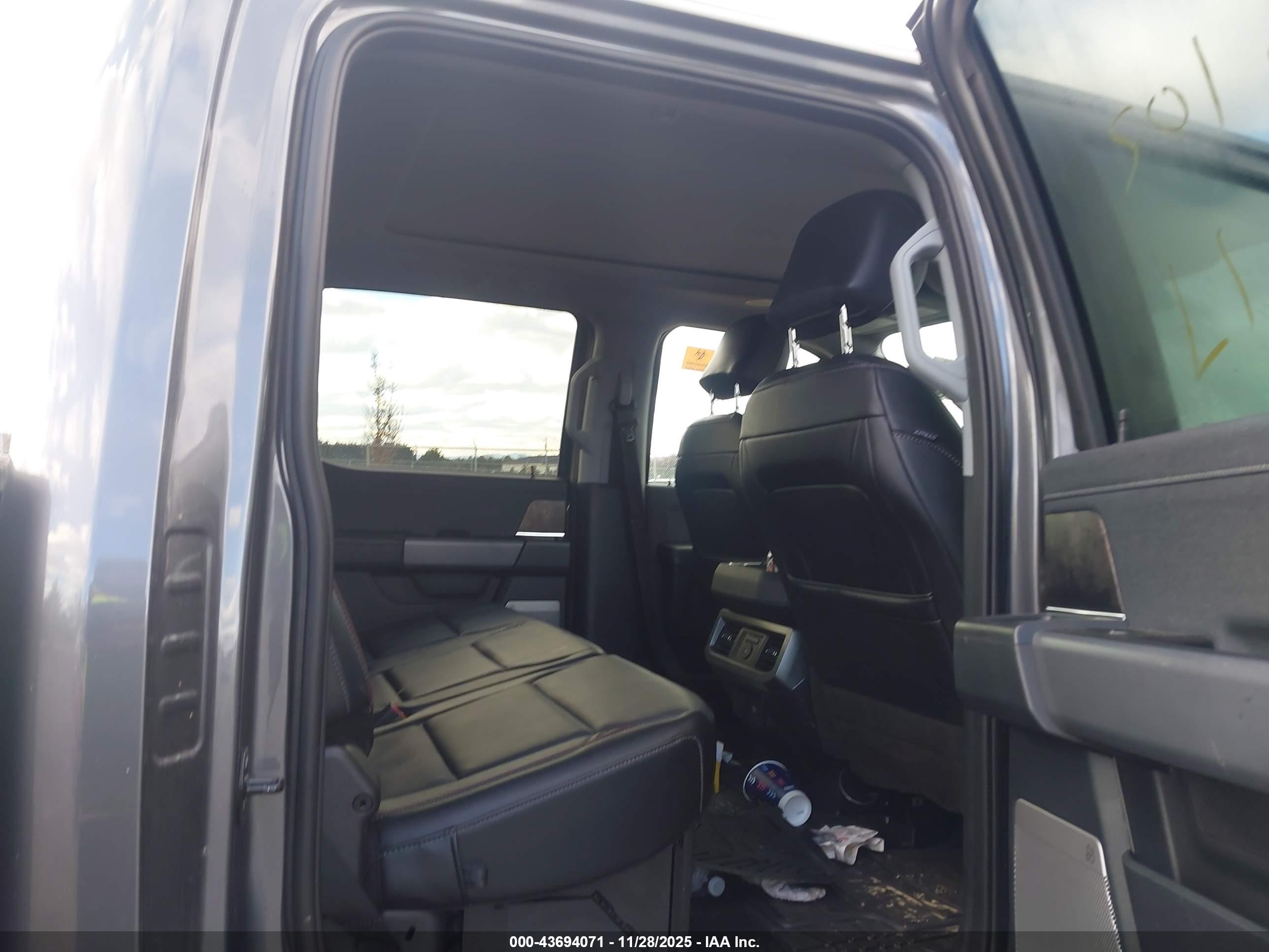 FORD F-450 image 8