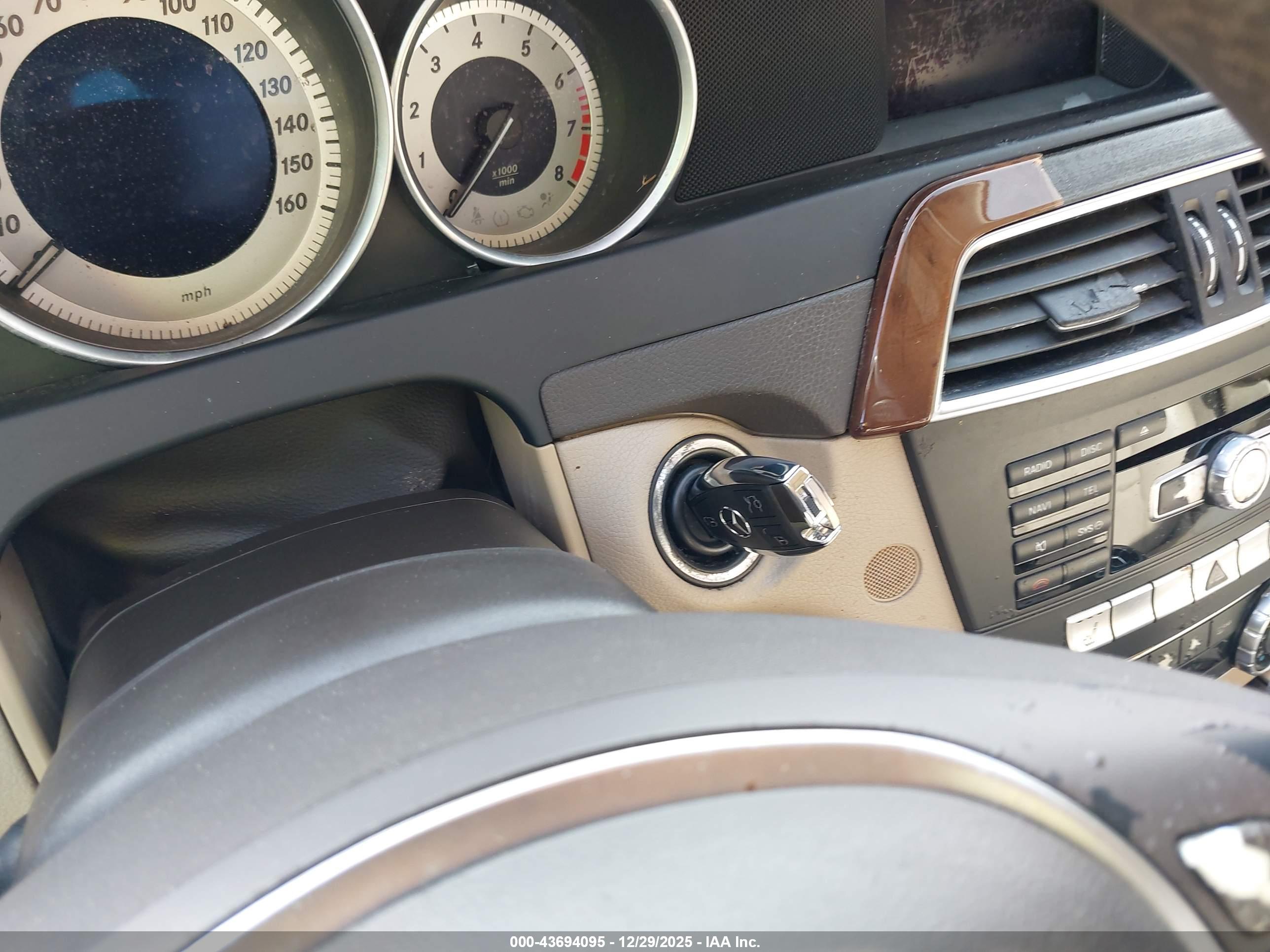 MERCEDES-BENZ C image 11
