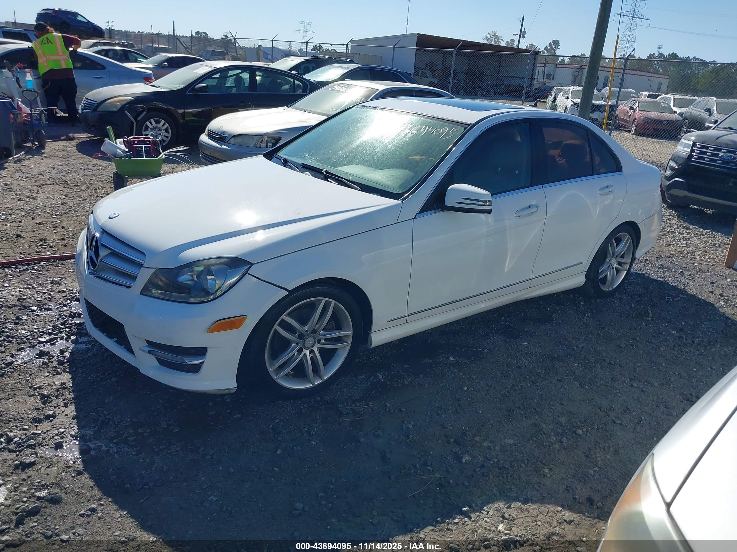 MERCEDES-BENZ C image 2
