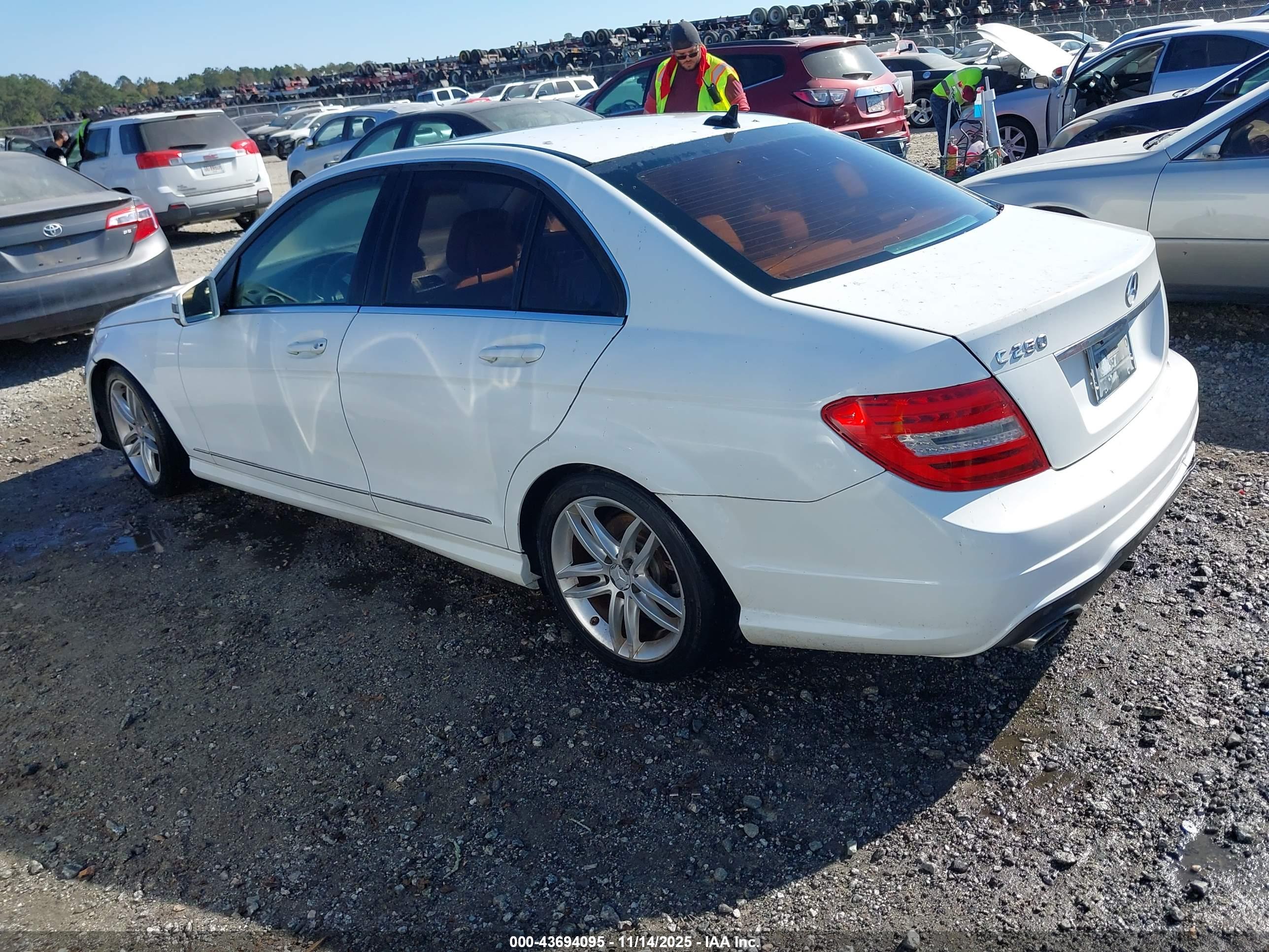 MERCEDES-BENZ C image 3