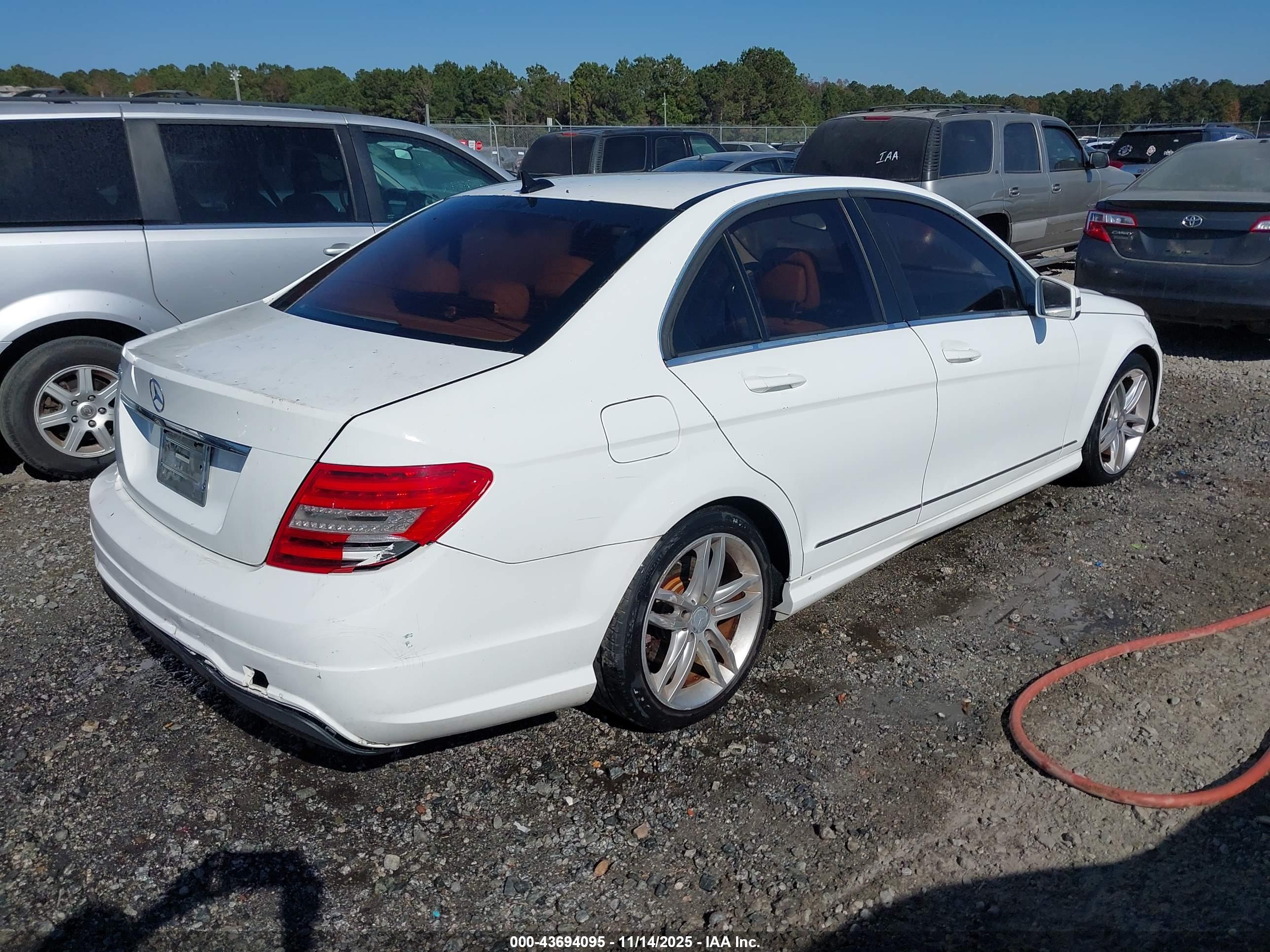 MERCEDES-BENZ C image 4