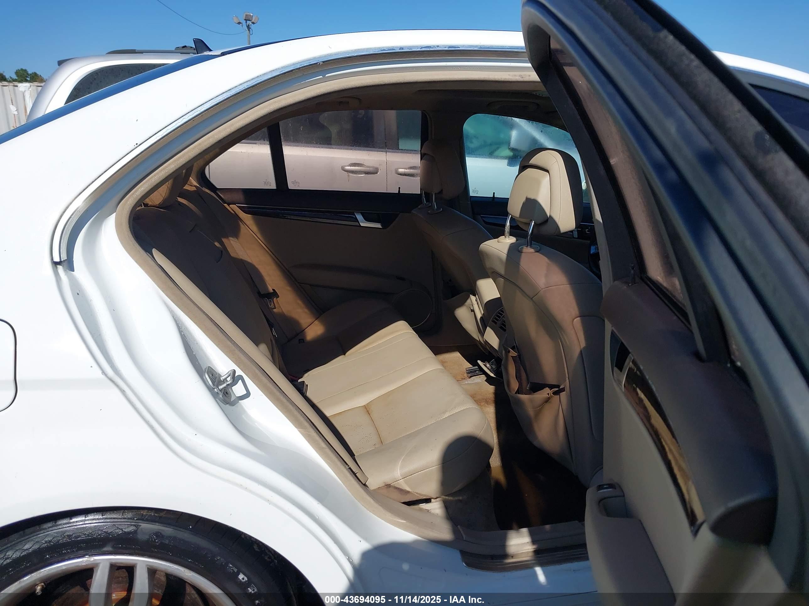 MERCEDES-BENZ C image 8